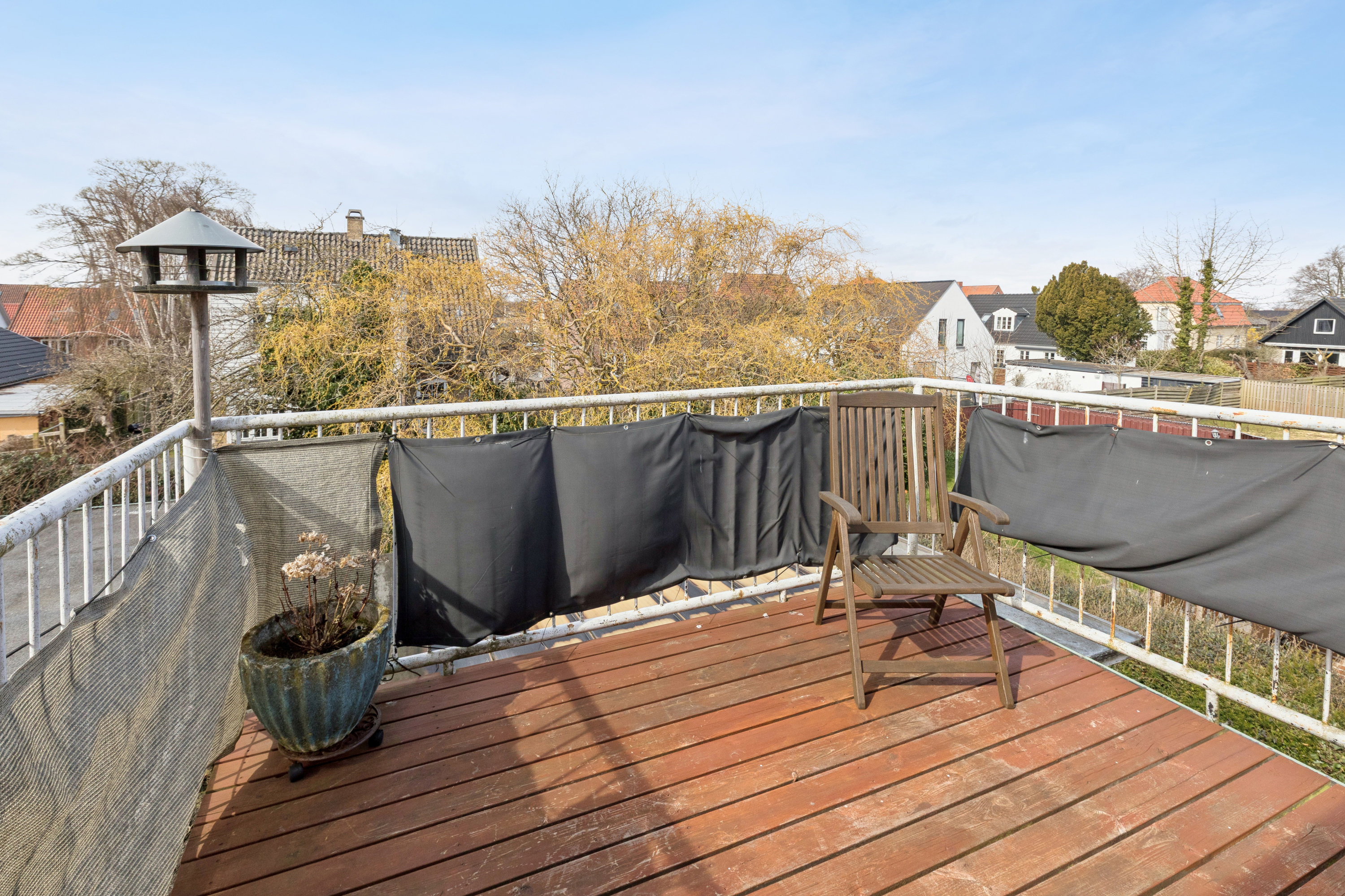 Fremhævet terrasse billede i fuldskærmstilstand. Billede af Kongsdalvej 35, 2720 Vanløse