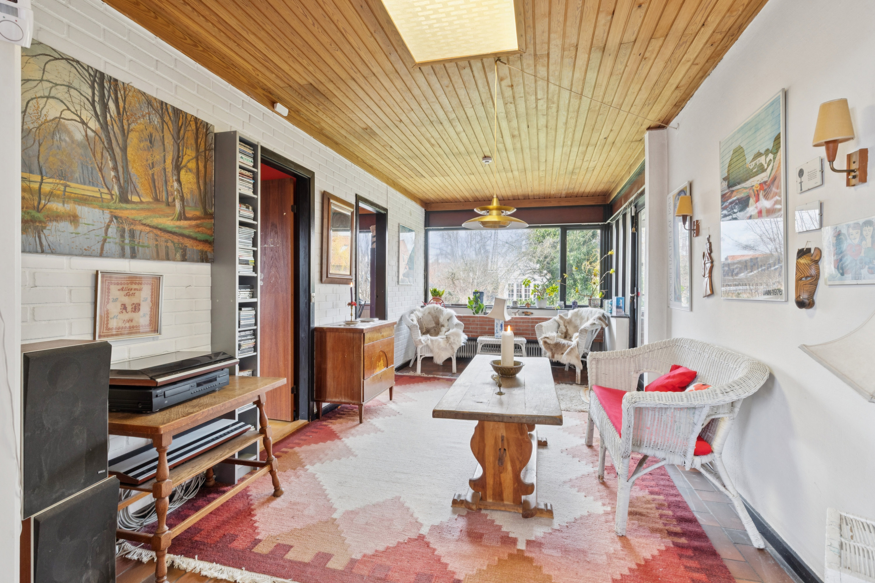 Fremhævet stue billede i fuldskærmstilstand. Billede af Kongsdalvej 35, 2720 Vanløse