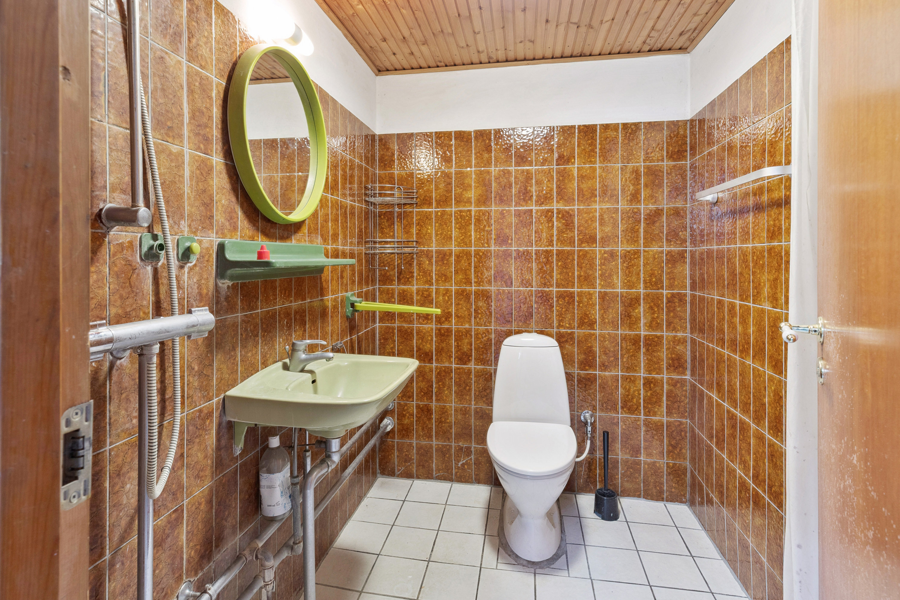 Fremhævet badeværelse billede i fuldskærmstilstand. Billede af Kongsdalvej 35, 2720 Vanløse