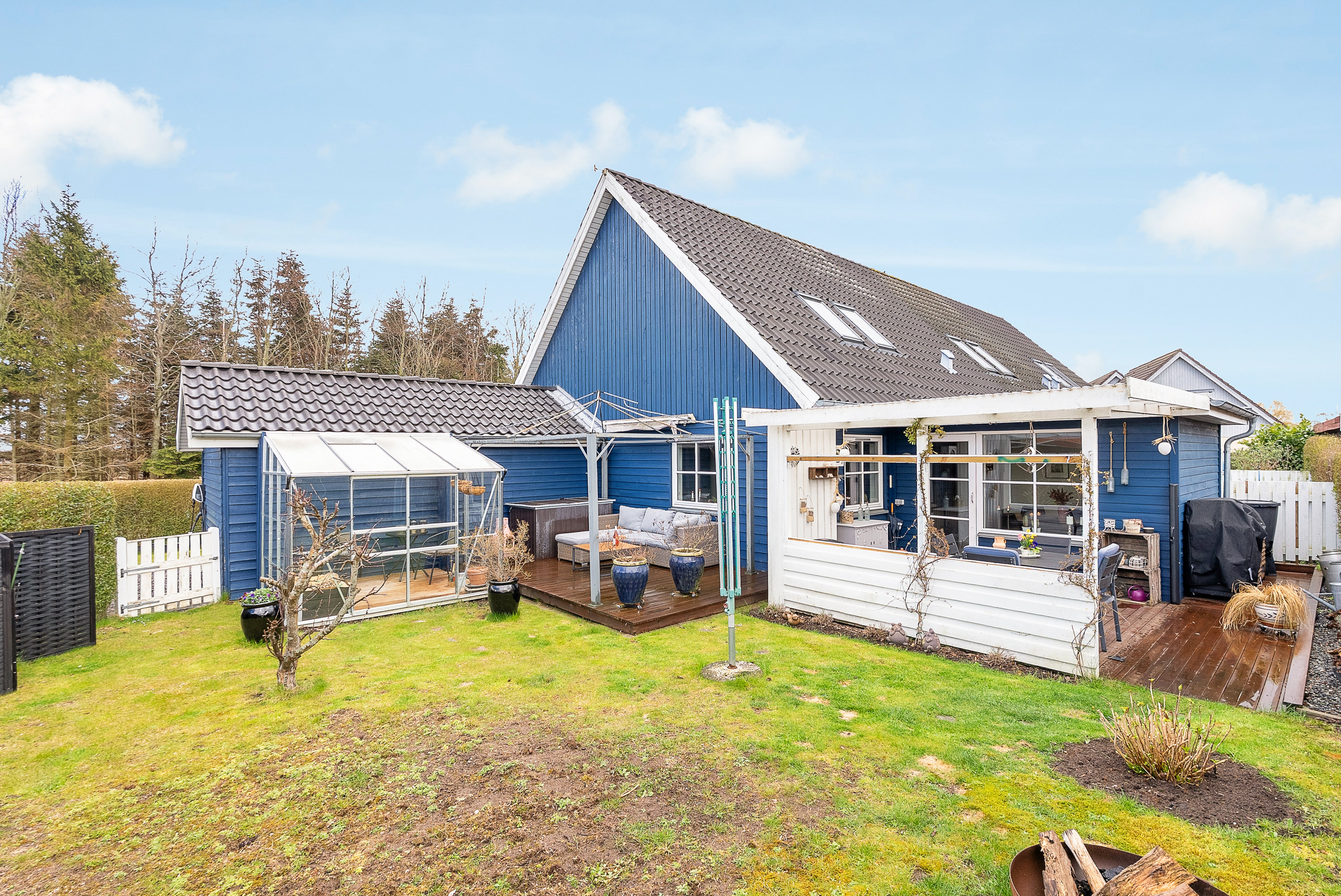 Fremhævet facade billede i fuldskærmstilstand. Billede af Oslovej 40A, 5400 Bogense