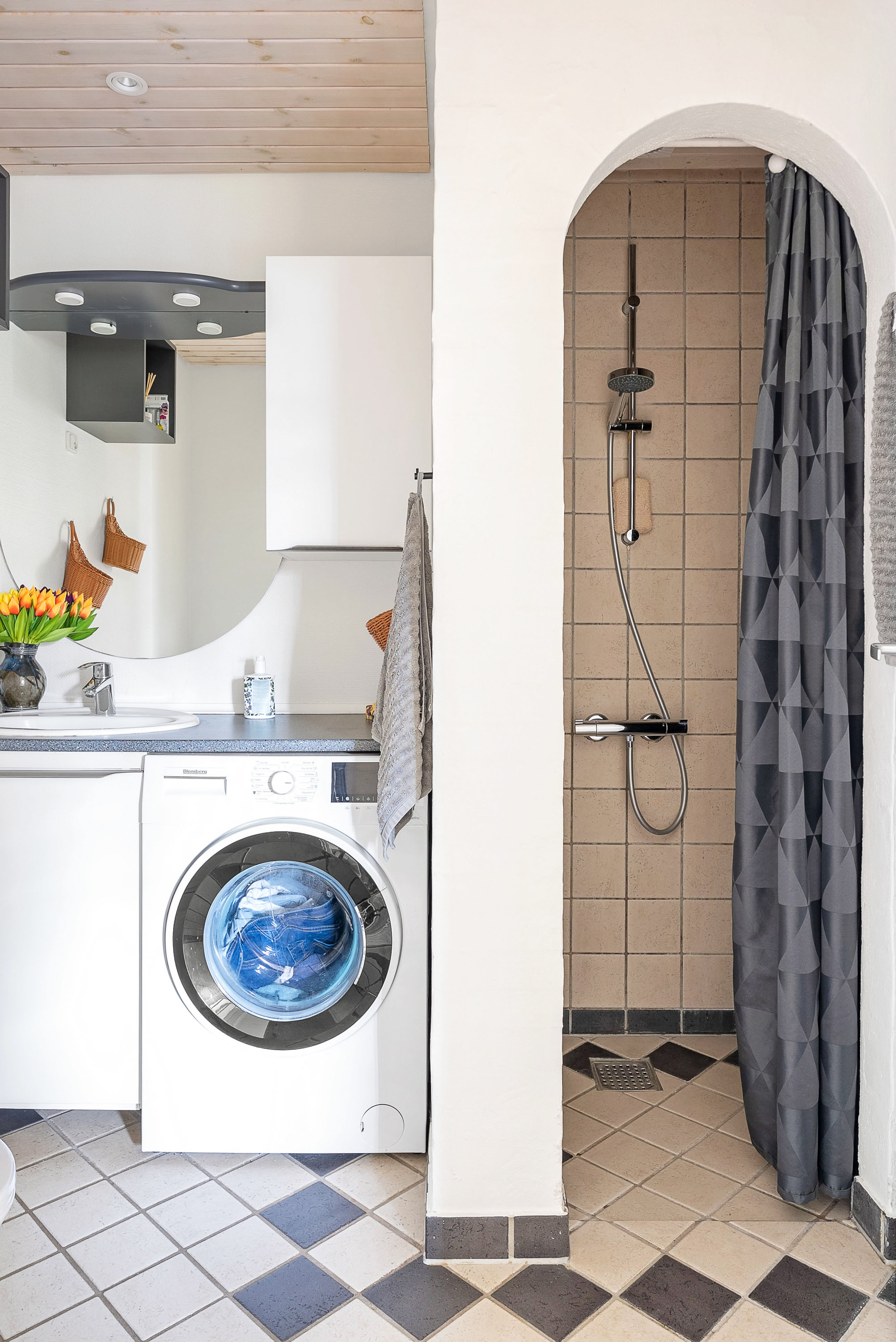 Fremhævet badeværelse billede i fuldskærmstilstand. Billede af Oslovej 40A, 5400 Bogense