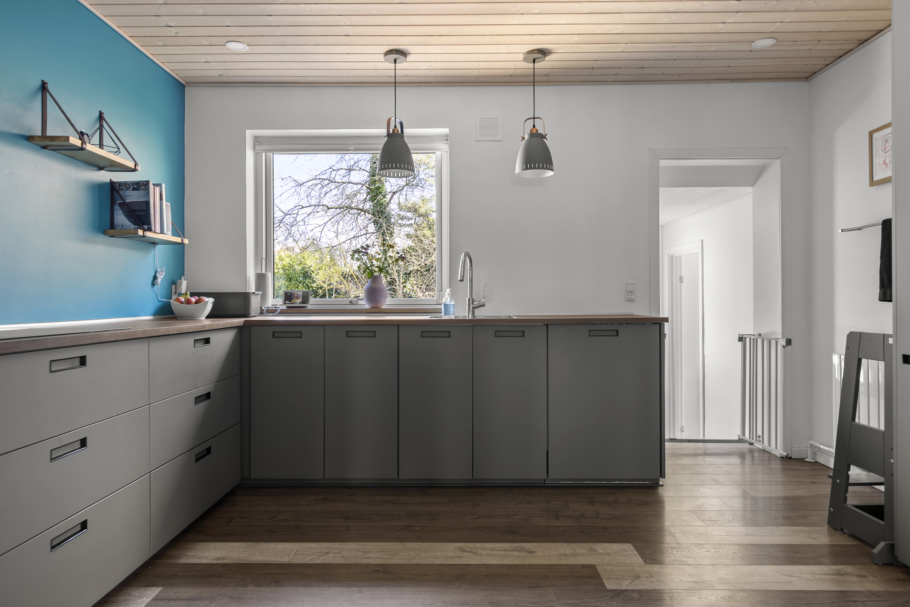 Fremhævet køkken billede i fuldskærmstilstand. Billede af Pilevej 1, 4295 Stenlille