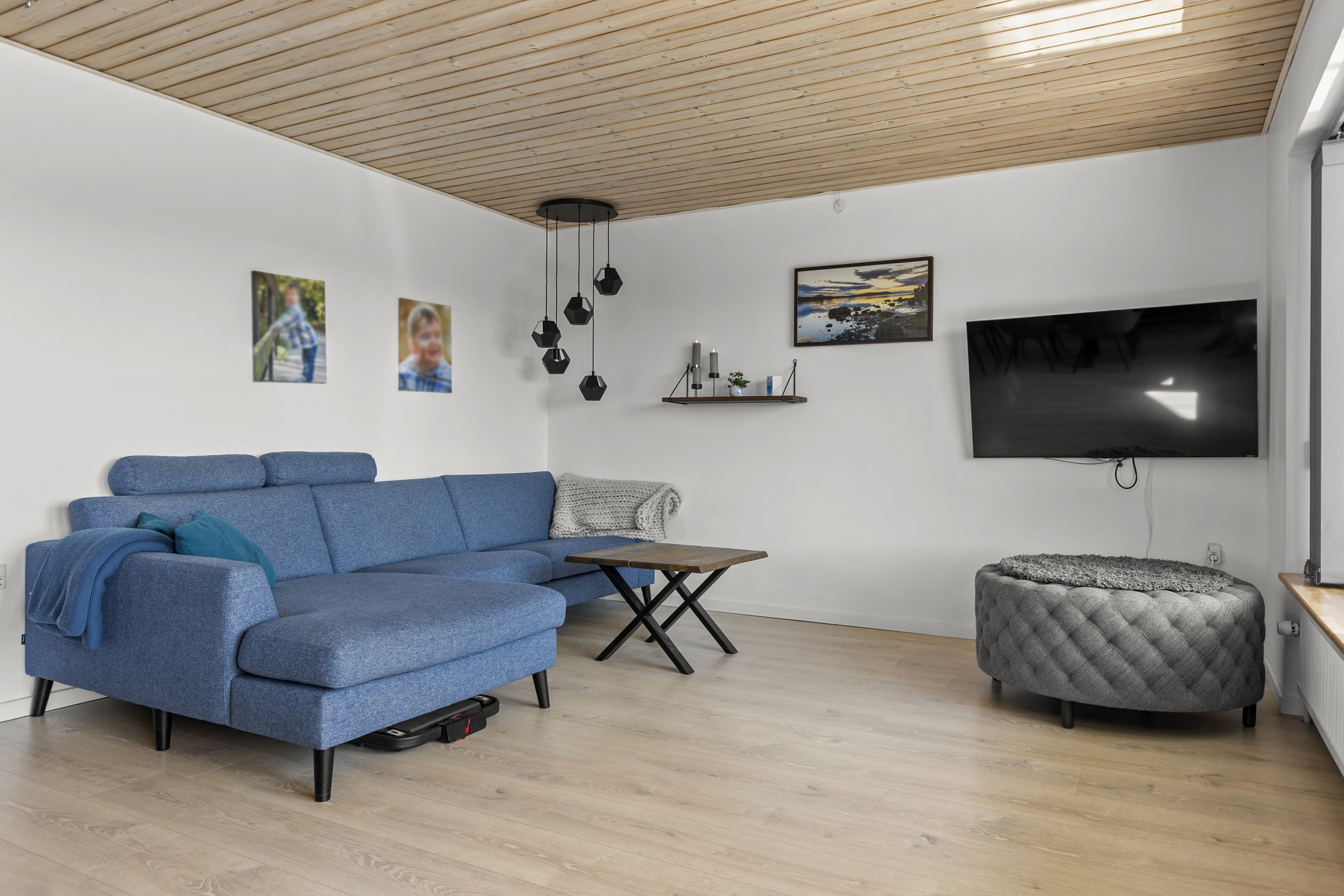 Fremhævet stue billede i fuldskærmstilstand. Billede af Pilevej 1, 4295 Stenlille