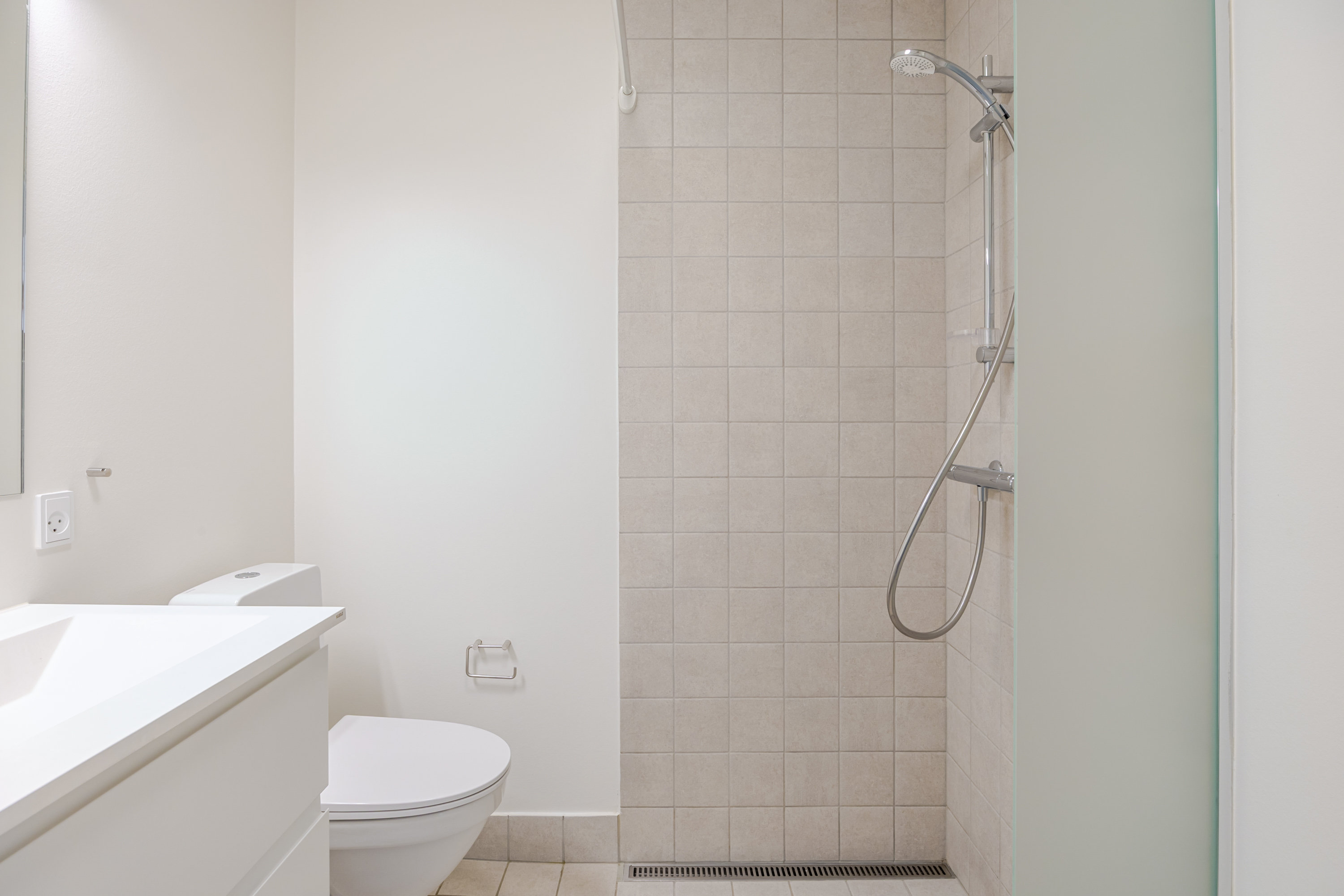 Fremhævet andet billede i fuldskærmstilstand. Billede af Mjølnerparken 58, 3. th., 2200 København N