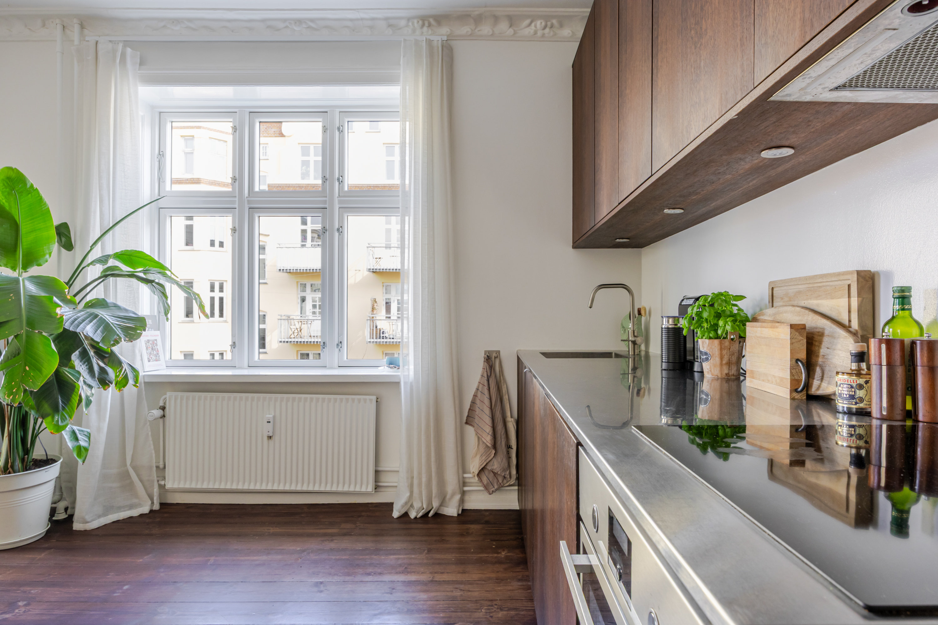 Fremhævet andet billede i fuldskærmstilstand. Billede af P.D. Løvs Allé 9, 2. th., 2200 København N