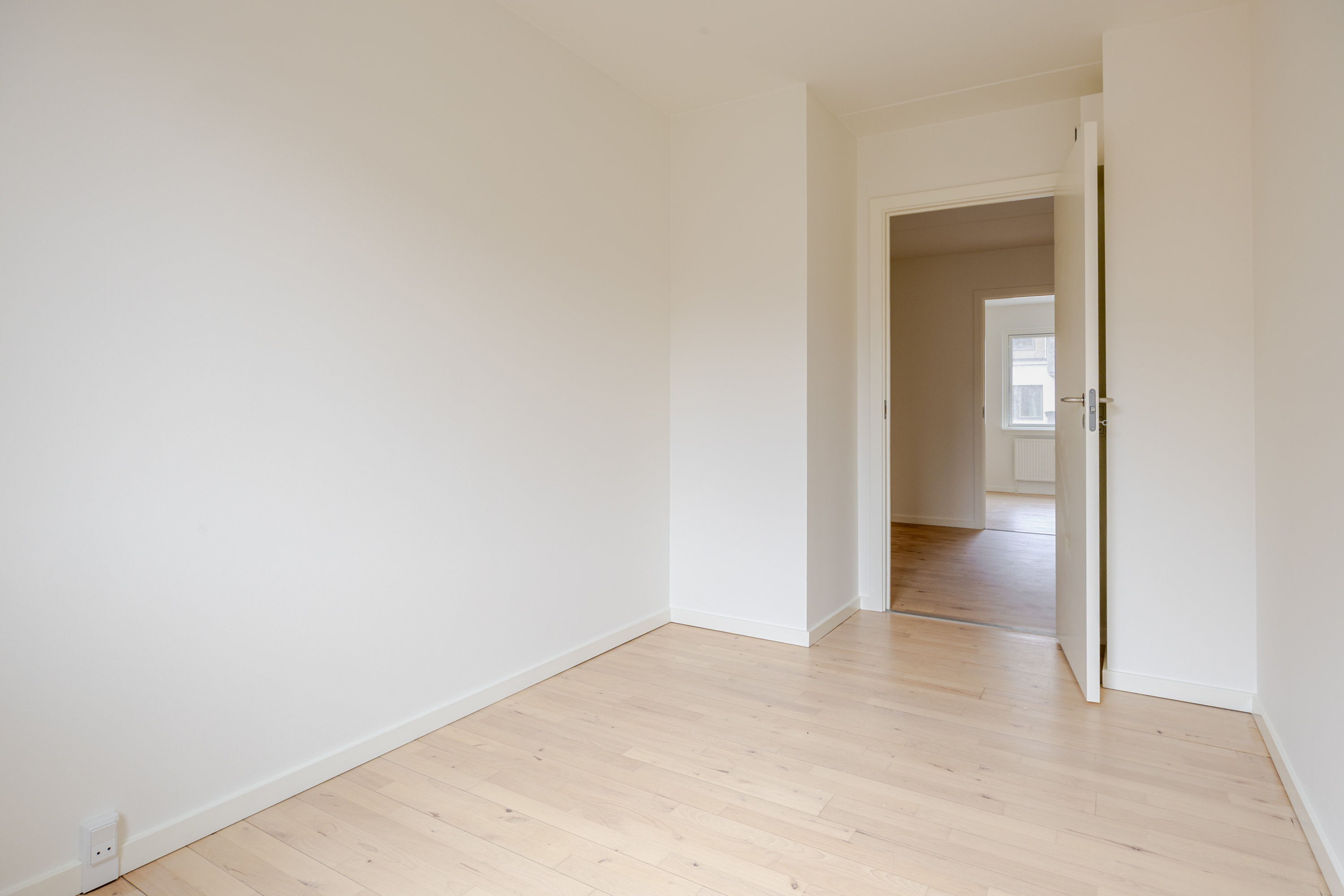 Fremhævet andet billede i fuldskærmstilstand. Billede af Mjølnerparken 58, 3. th., 2200 København N