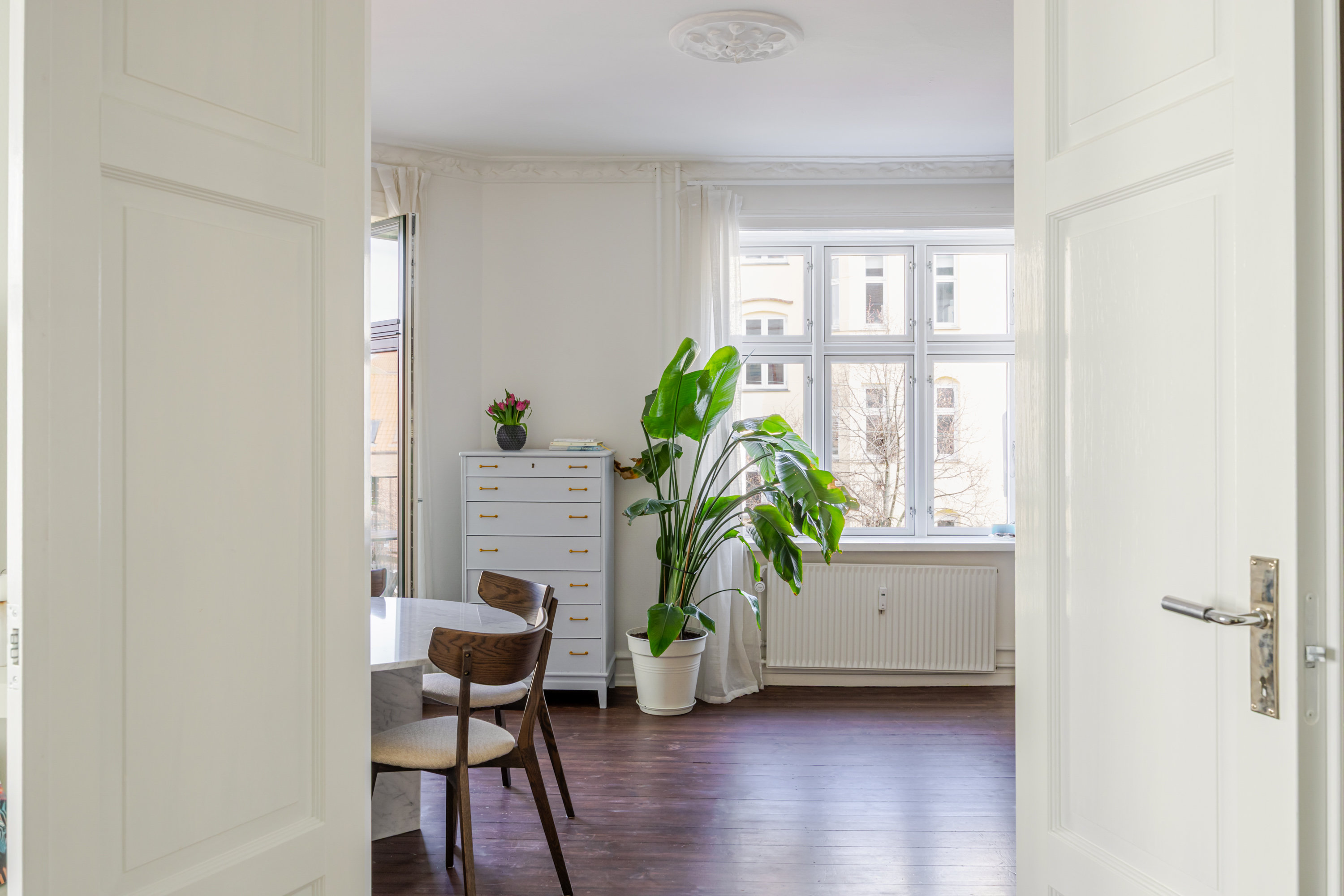 Fremhævet andet billede i fuldskærmstilstand. Billede af P.D. Løvs Allé 9, 2. th., 2200 København N