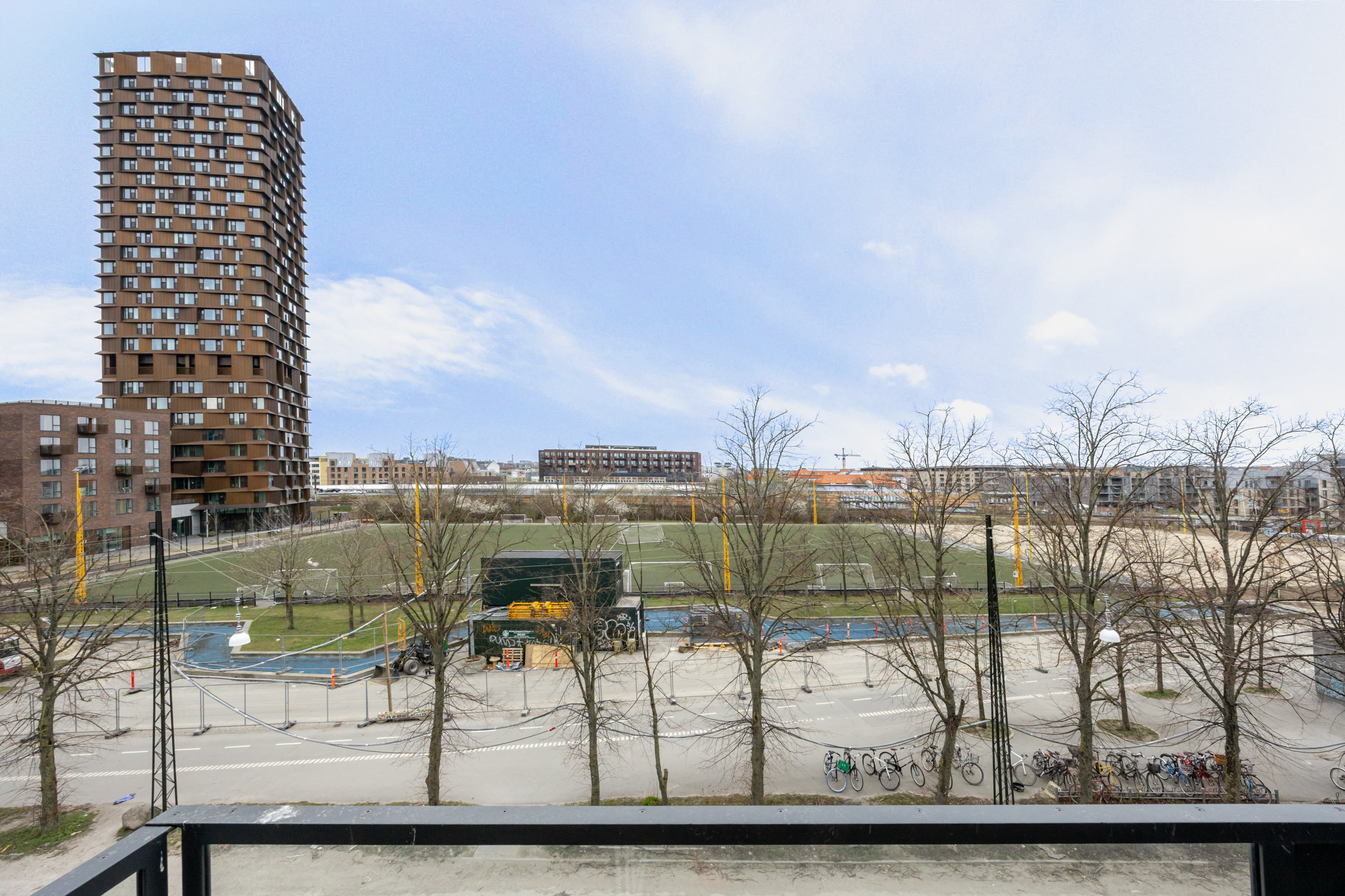 Fremhævet andet billede i fuldskærmstilstand. Billede af Mjølnerparken 26, 3. th., 2200 København N