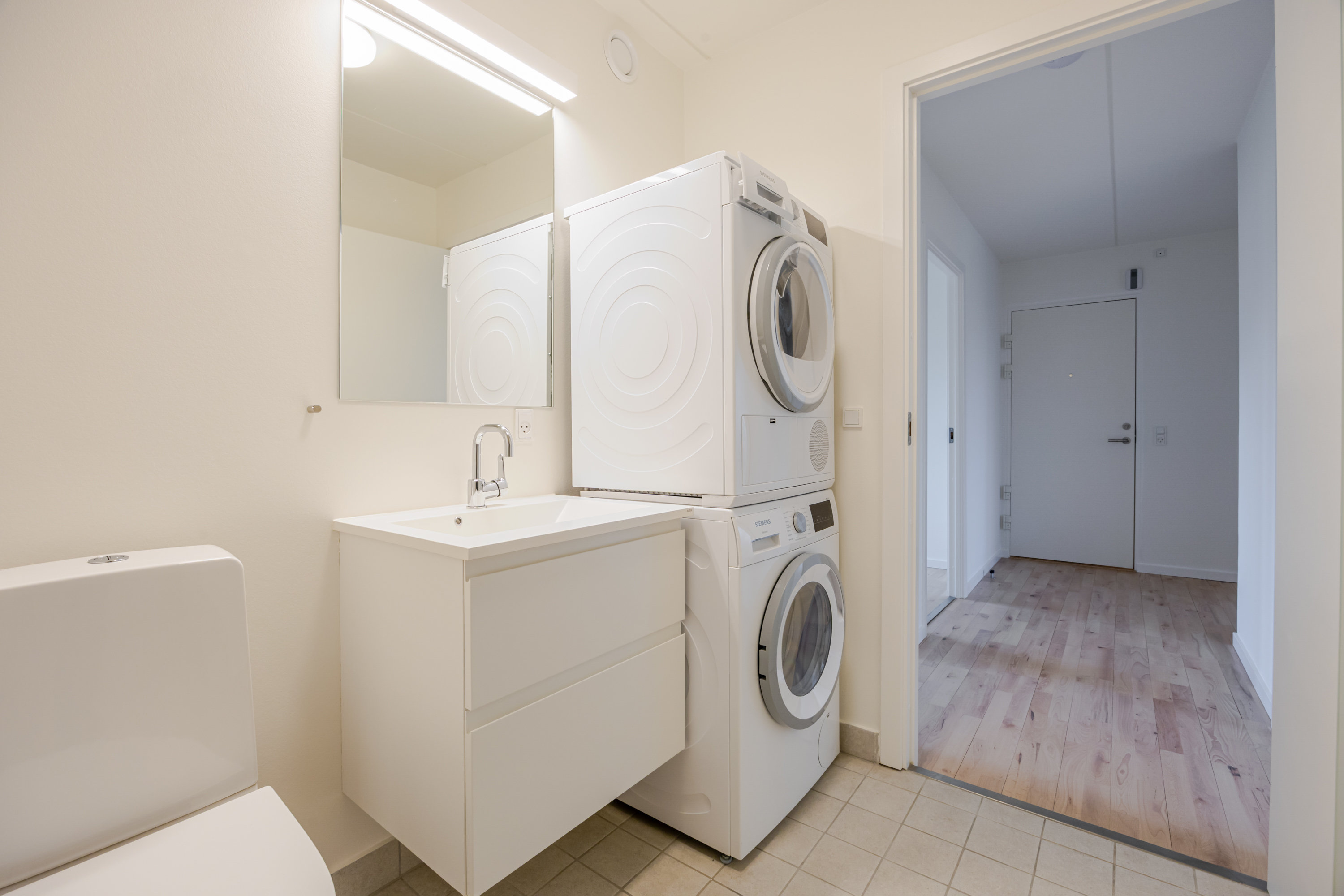 Fremhævet andet billede i fuldskærmstilstand. Billede af Mjølnerparken 26, 3. th., 2200 København N