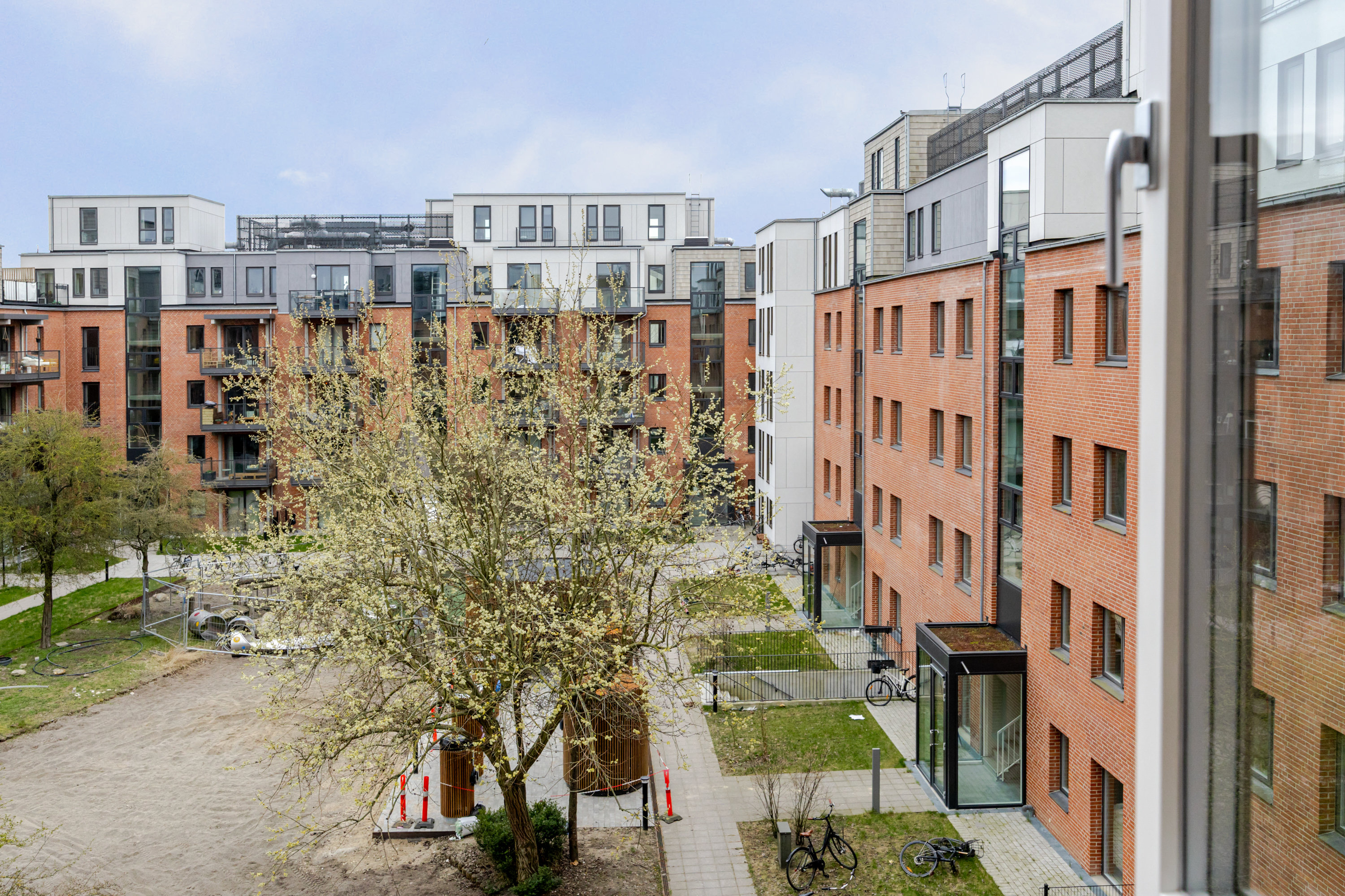 Fremhævet andet billede i fuldskærmstilstand. Billede af Mjølnerparken 26, 3. th., 2200 København N