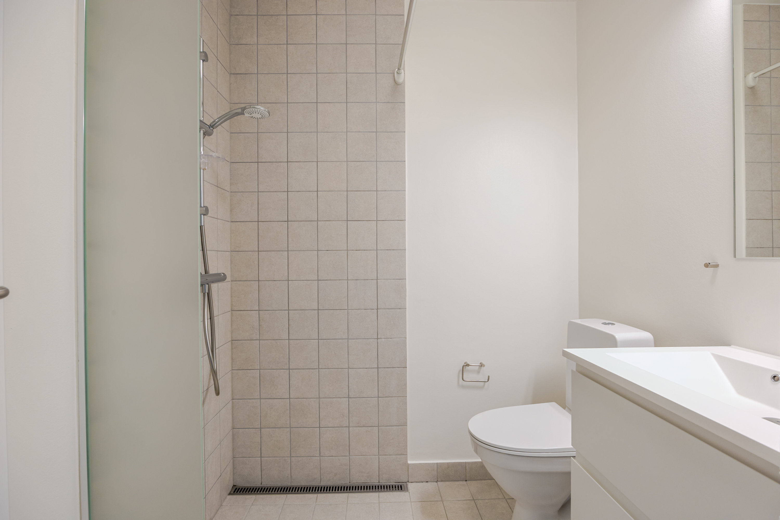 Fremhævet andet billede i fuldskærmstilstand. Billede af Mjølnerparken 26, 3. th., 2200 København N