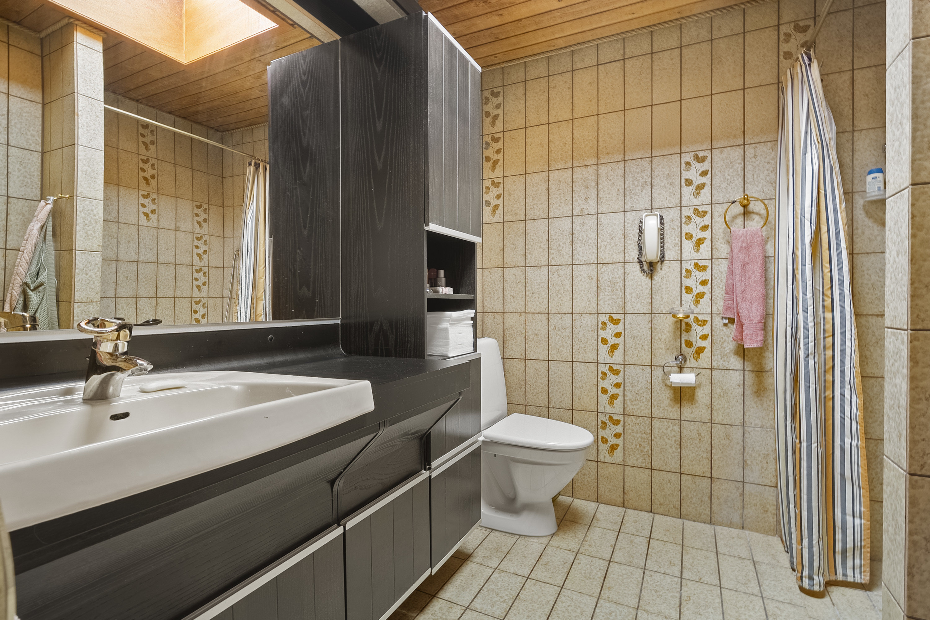 Fremhævet badeværelse billede i fuldskærmstilstand. Billede af Enebærvej 14, 8700 Horsens