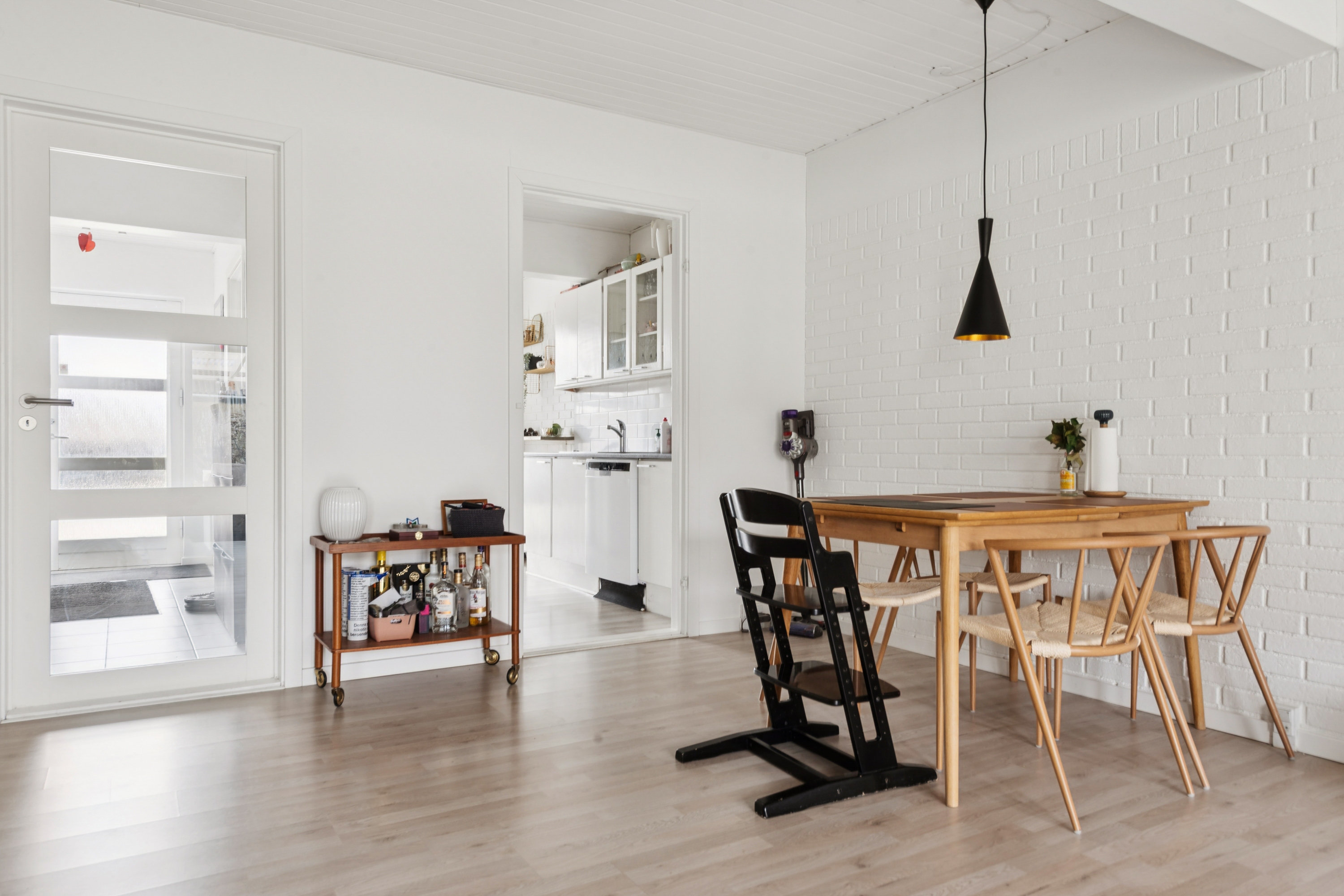 Fremhævet stue billede i fuldskærmstilstand. Billede af Lundegårdsparken 22, 4030 Tune