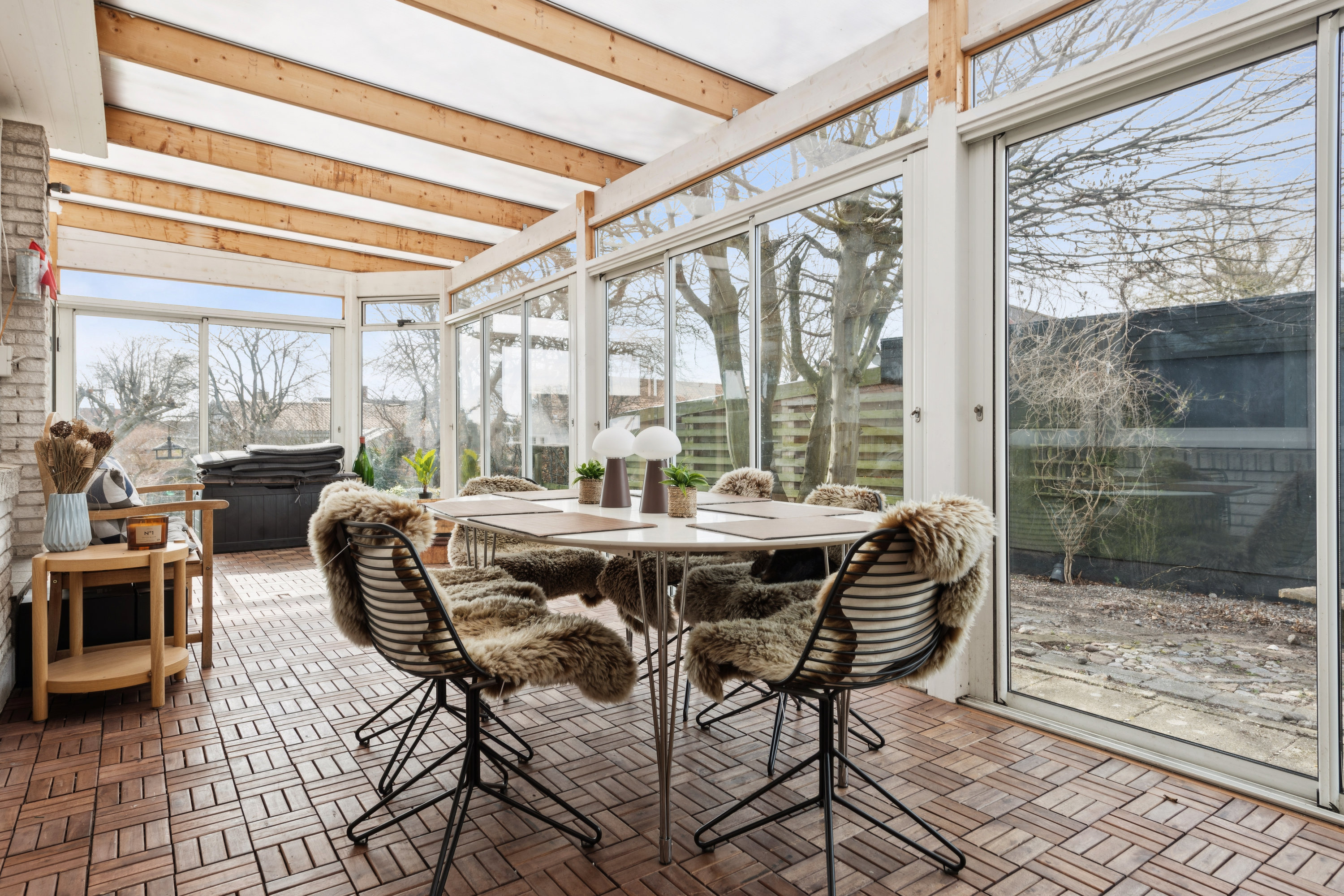 Fremhævet udestue billede i fuldskærmstilstand. Billede af Tranegilde Strandvej 77, 2635 Ishøj