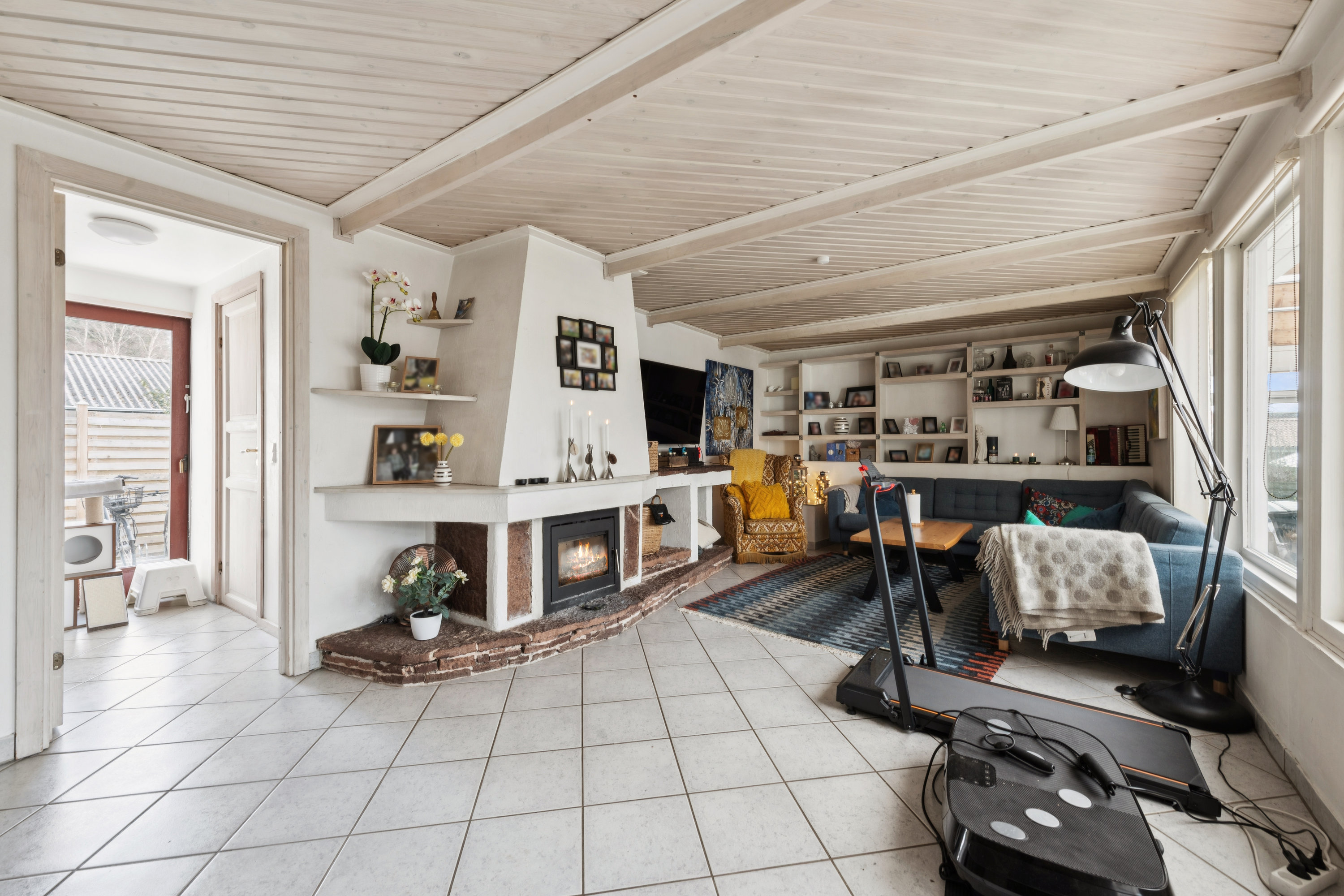 Fremhævet stue billede i fuldskærmstilstand. Billede af Tranegilde Strandvej 77, 2635 Ishøj