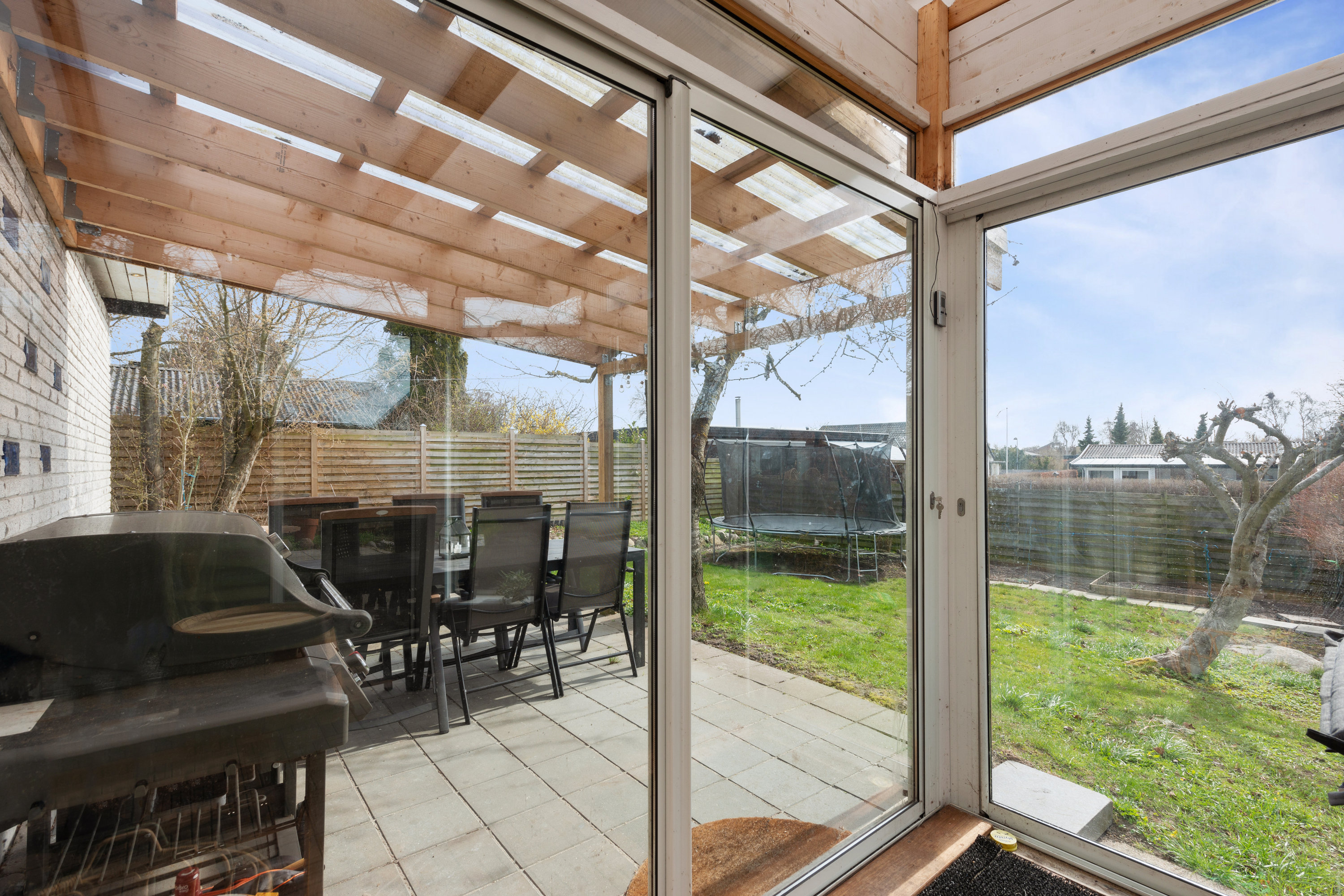 Fremhævet udestue billede i fuldskærmstilstand. Billede af Tranegilde Strandvej 77, 2635 Ishøj