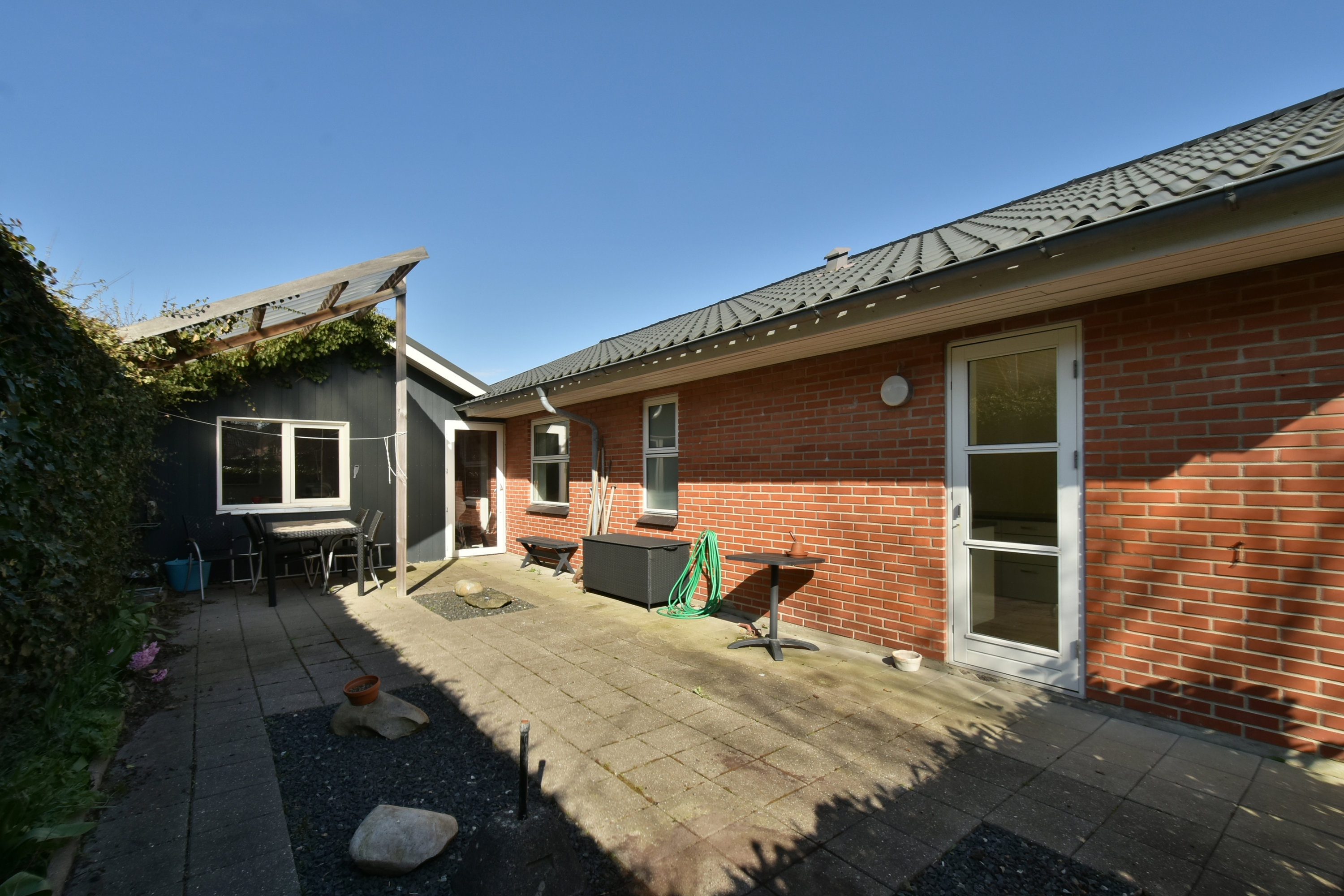 Fremhævet terrasse billede i fuldskærmstilstand. Billede af Frølundvej 21, Hammerum, 7400 Herning