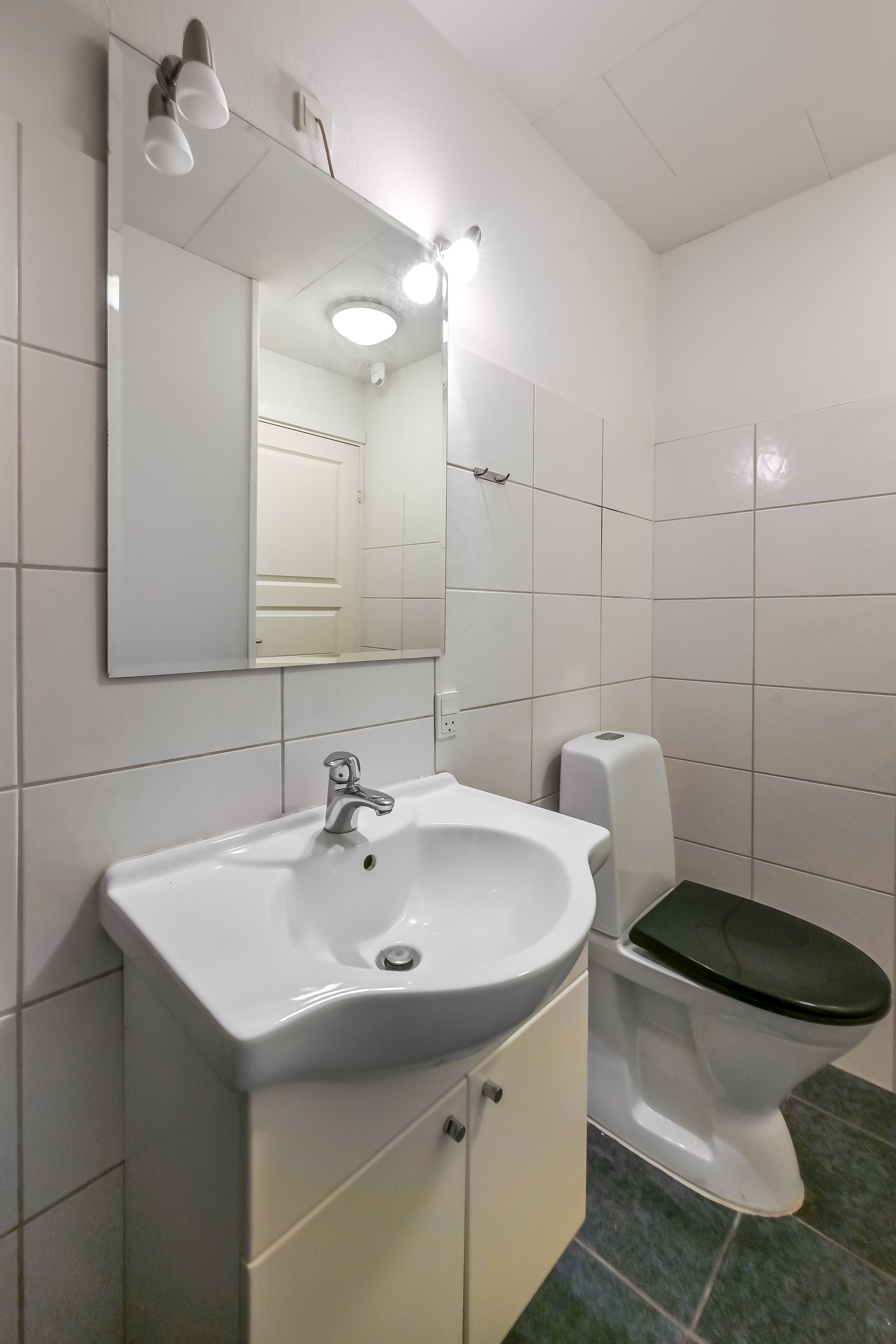 Fremhævet toilet billede i fuldskærmstilstand. Billede af Frølundvej 21, Hammerum, 7400 Herning