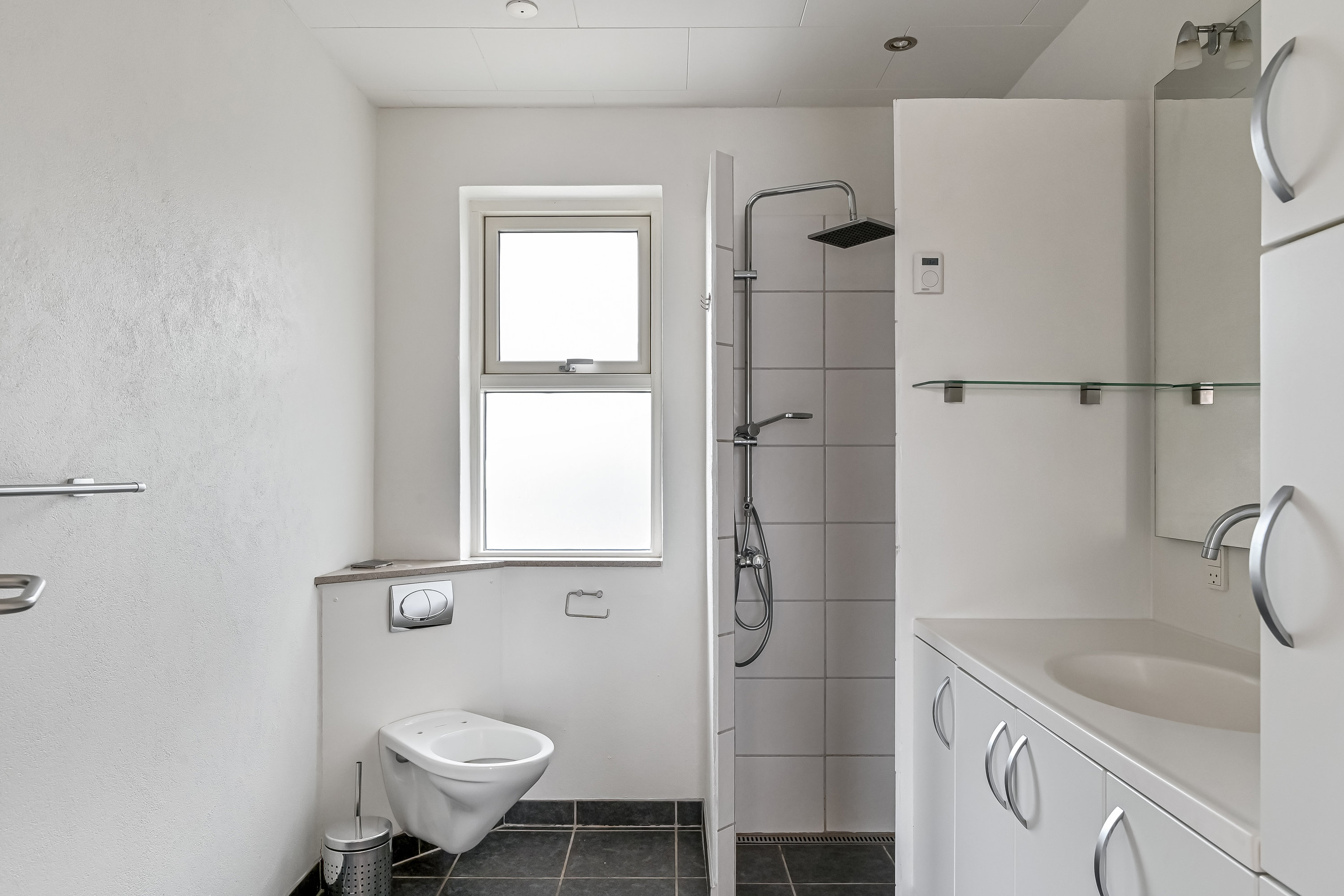 Fremhævet badeværelse billede i fuldskærmstilstand. Billede af Frølundvej 21, Hammerum, 7400 Herning