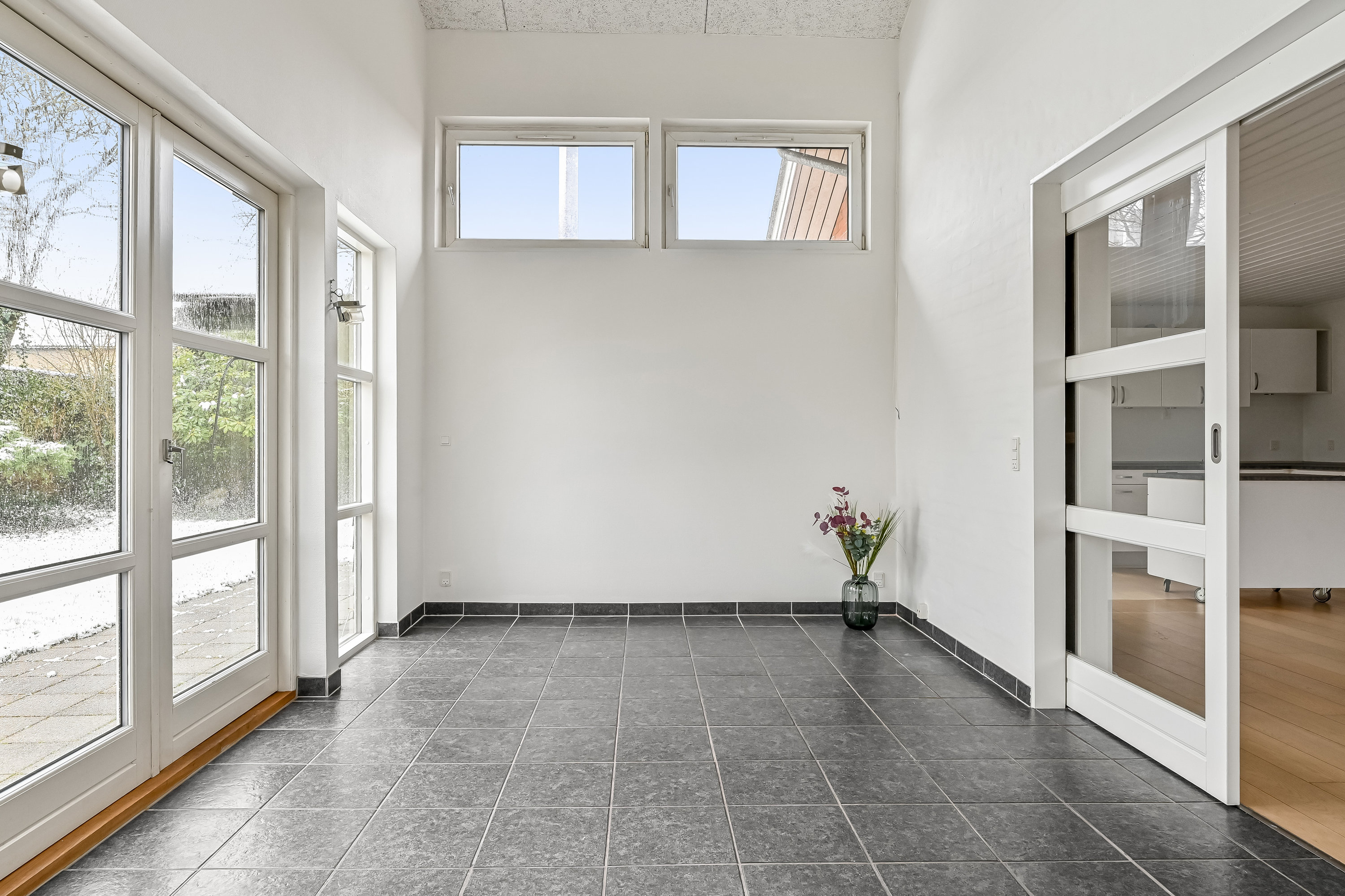 Fremhævet stue billede i fuldskærmstilstand. Billede af Frølundvej 21, Hammerum, 7400 Herning