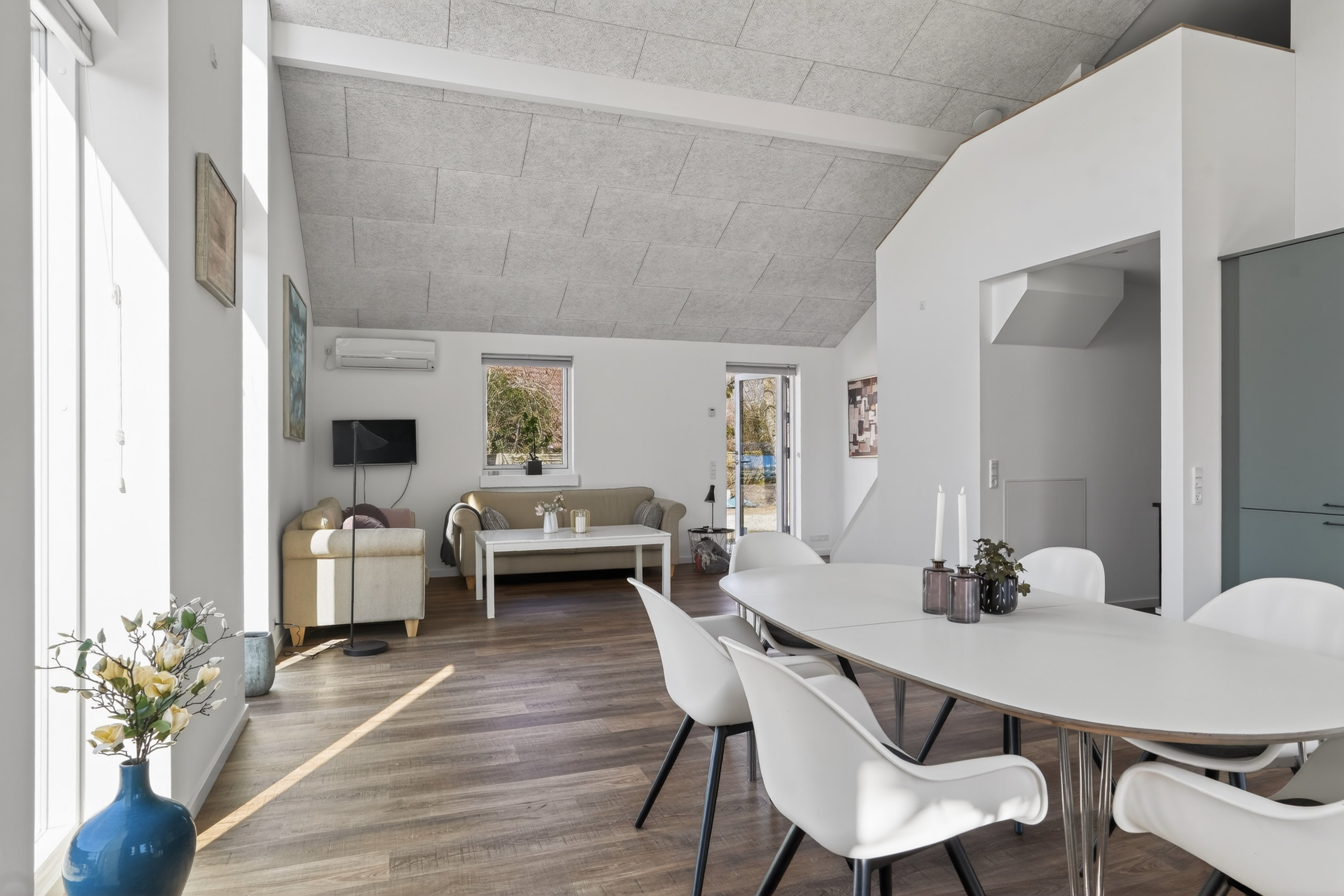 Fremhævet spisestue billede i fuldskærmstilstand. Billede af Stenhøjalle 6, 4581 Rørvig