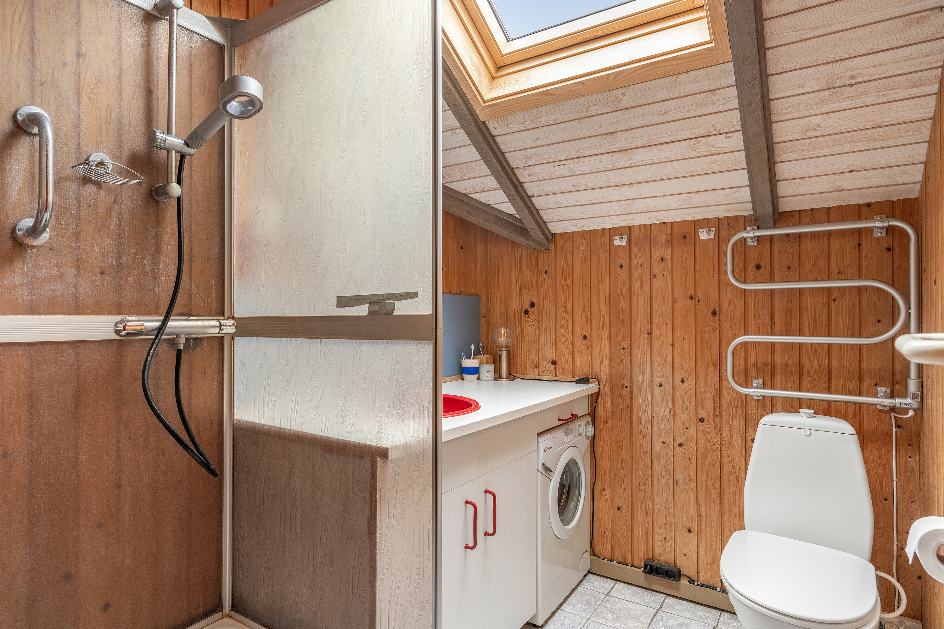 Fremhævet badeværelse billede i fuldskærmstilstand. Billede af Agerkær 25, Udsholt, 3250 Gilleleje