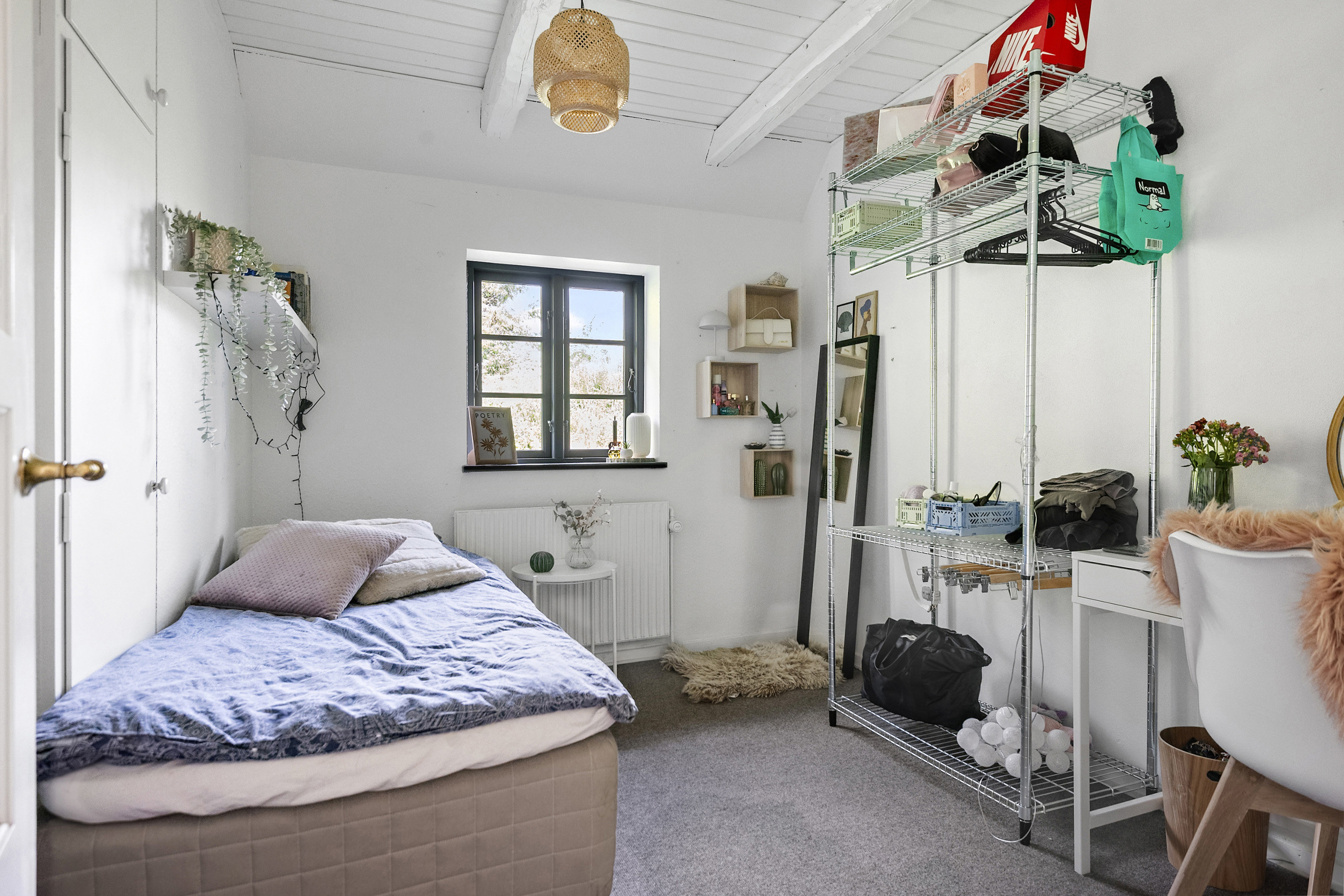 Fremhævet soveværelse billede i fuldskærmstilstand. Billede af Alrøvej 160, Amstrup, 8300 Odder