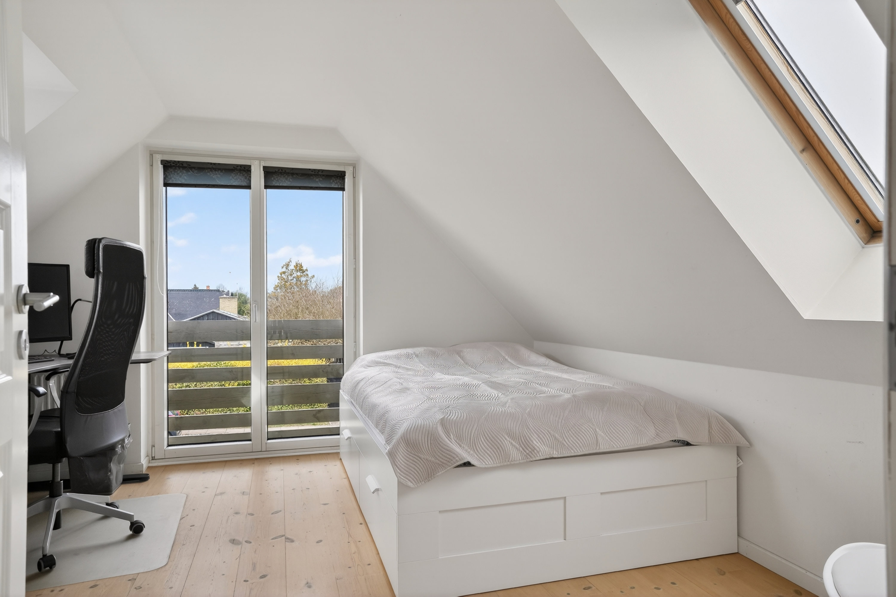 Fremhævet værelse billede i fuldskærmstilstand. Billede af Sønderengen 68, 2870 Dyssegård