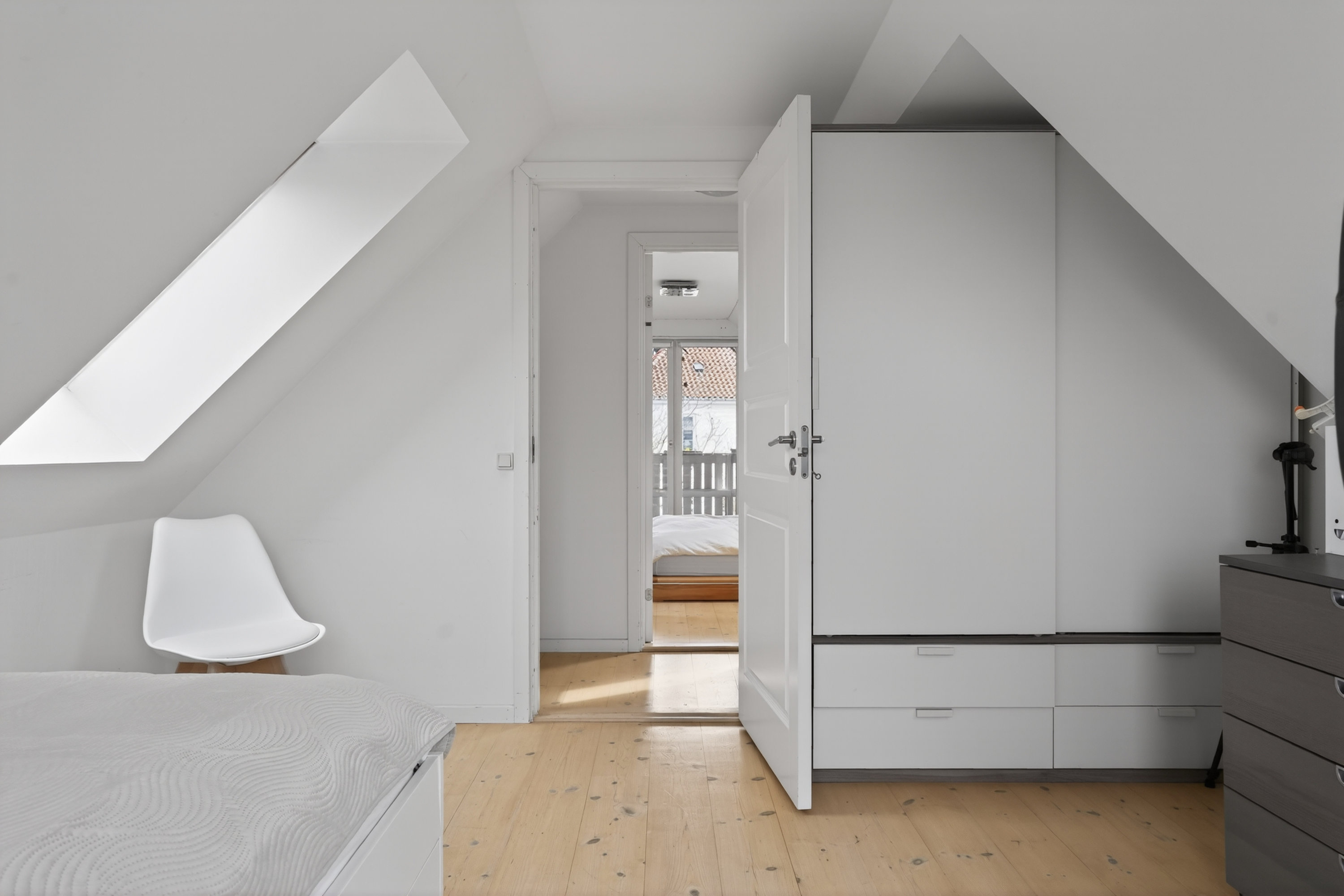 Fremhævet værelse billede i fuldskærmstilstand. Billede af Sønderengen 68, 2870 Dyssegård