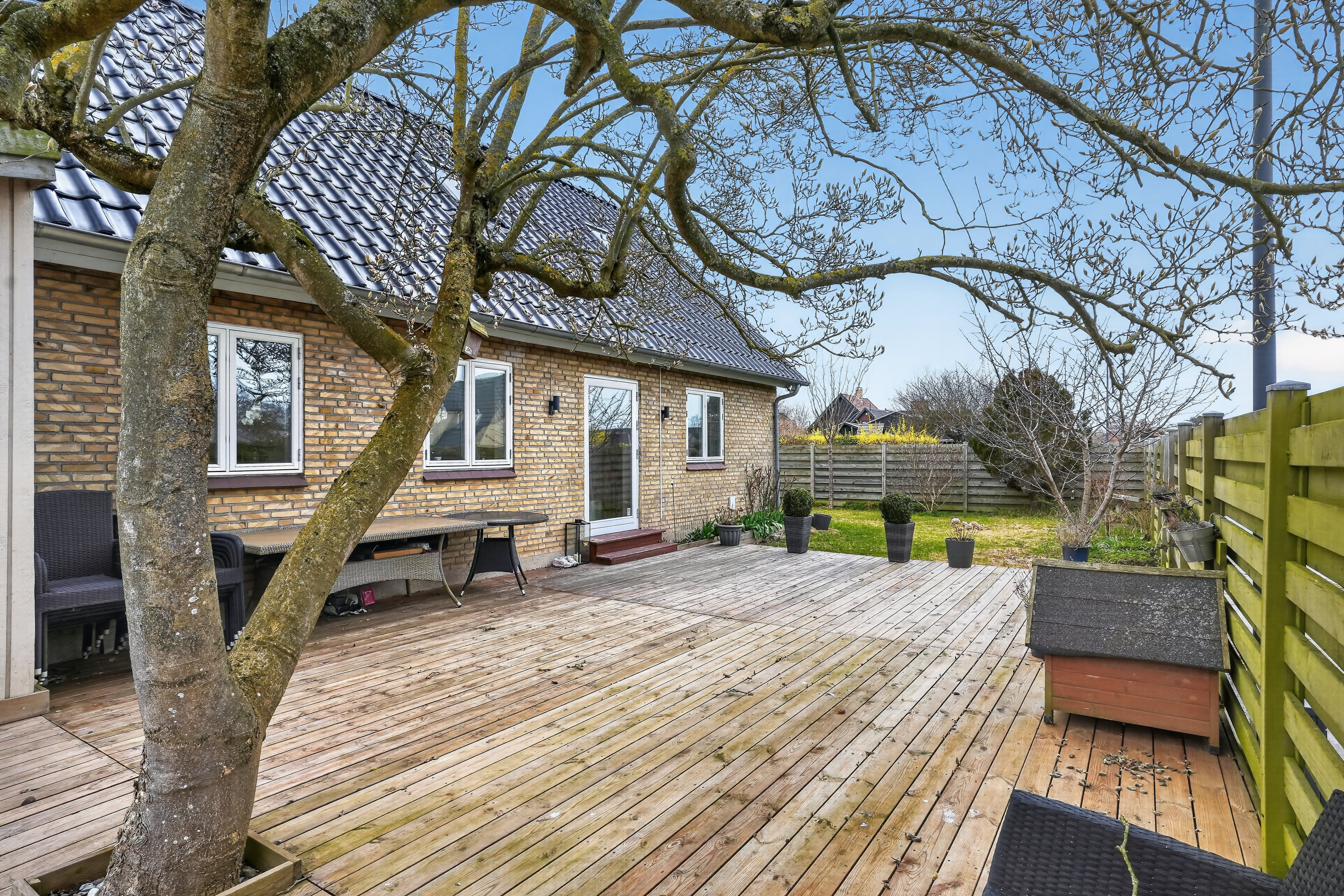 Fremhævet terrasse billede i fuldskærmstilstand. Billede af Sønderengen 68, 2870 Dyssegård