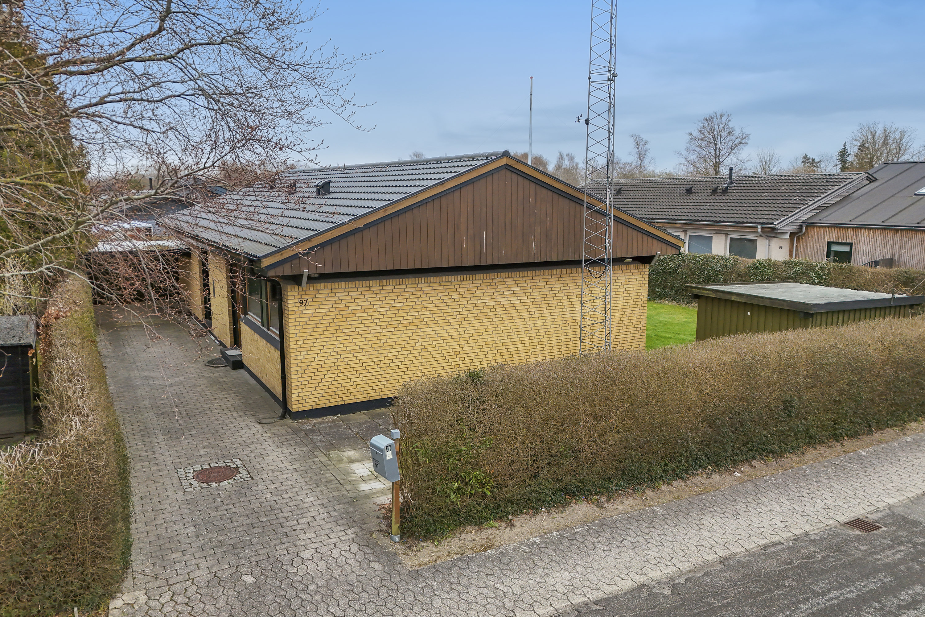 Fremhævet facade billede i fuldskærmstilstand. Billede af Lindeengen 97, 2740 Skovlunde