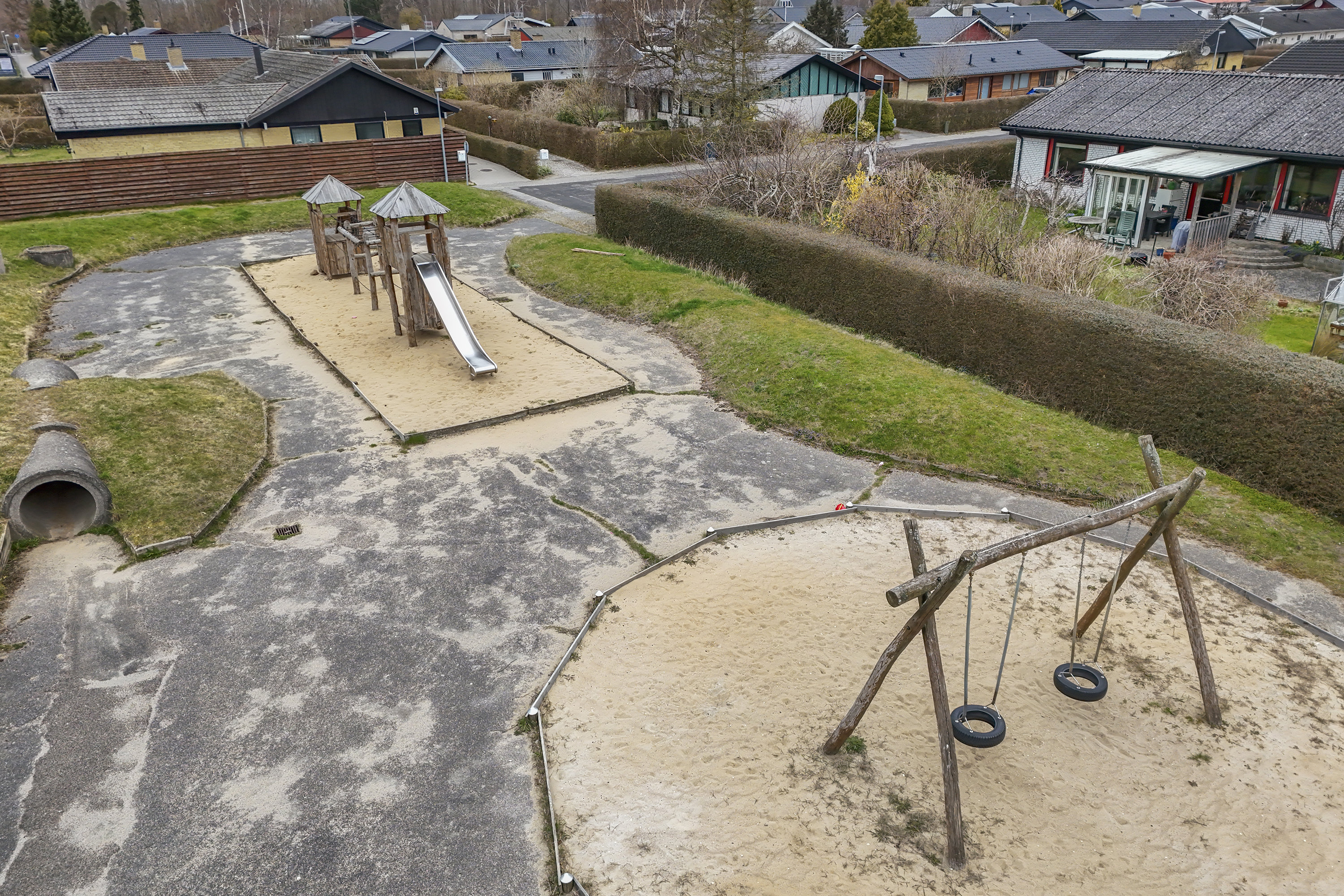 Fremhævet gårdmiljø billede i fuldskærmstilstand. Billede af Lindeengen 97, 2740 Skovlunde