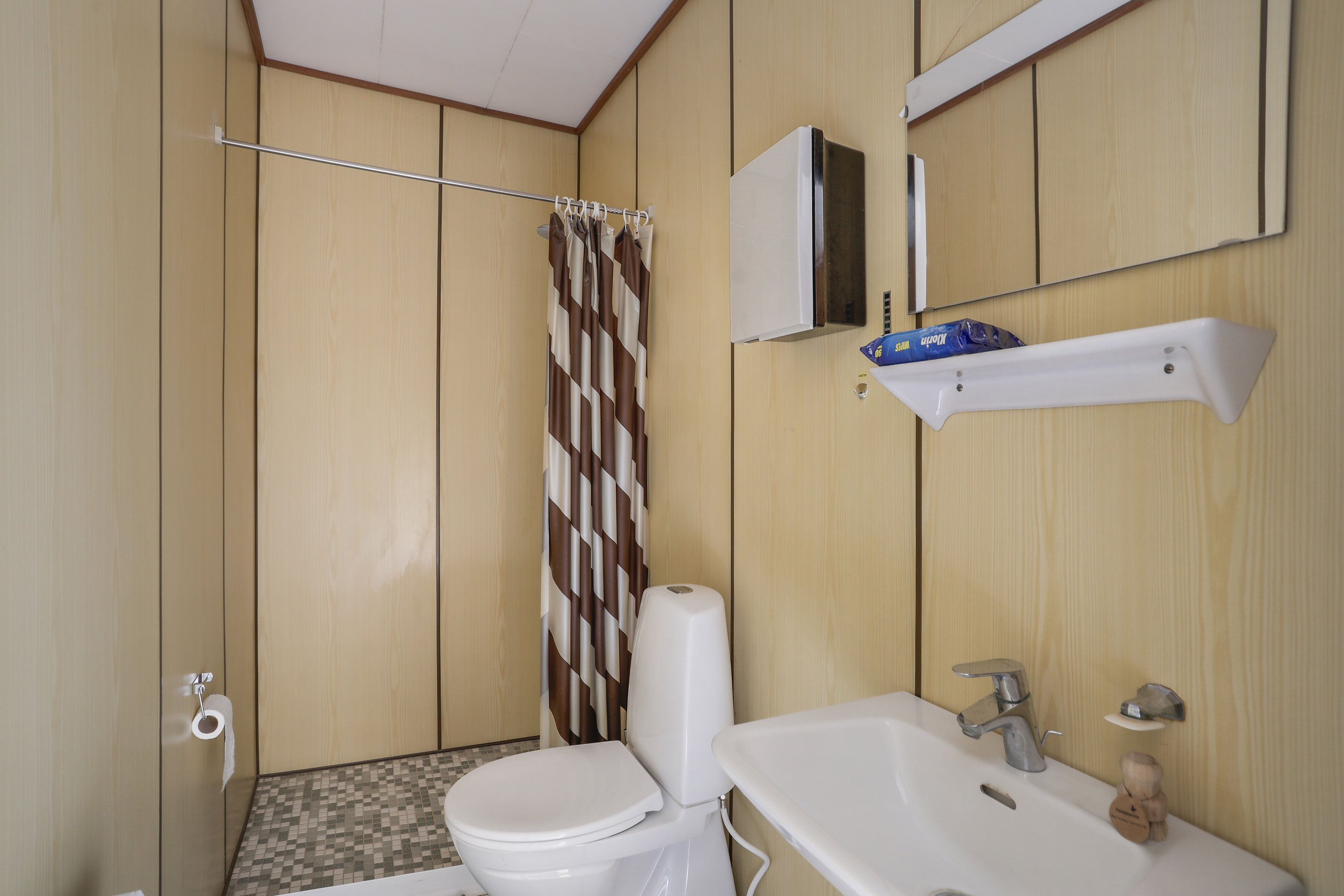 Fremhævet badeværelse billede i fuldskærmstilstand. Billede af Lindeengen 97, 2740 Skovlunde