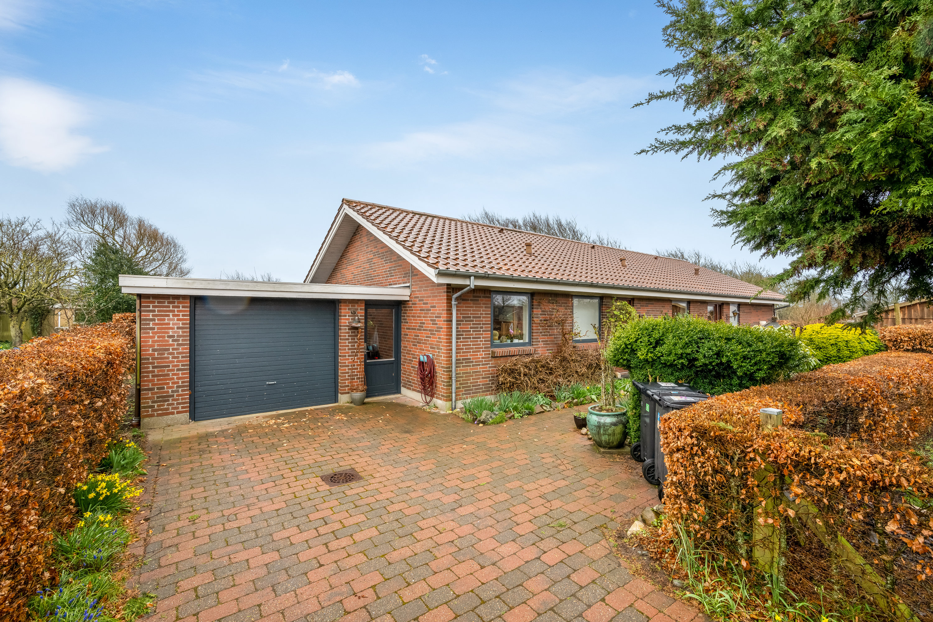 Fremhævet facade billede i fuldskærmstilstand. Billede af Markledet 35, 6950 Ringkøbing