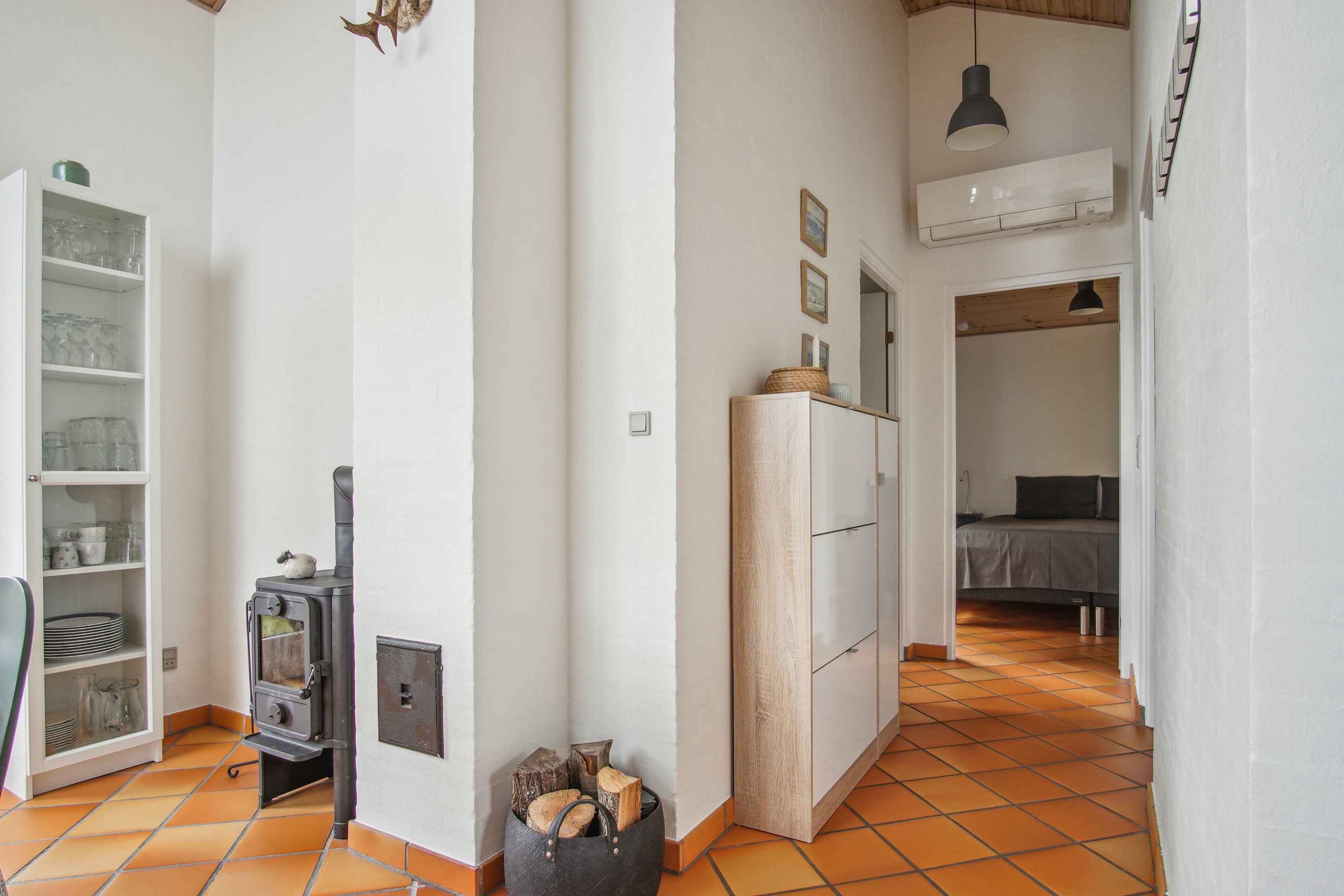 Fremhævet gang billede i fuldskærmstilstand. Billede af Skovduevej 183, Saksild Str, 8300 Odder