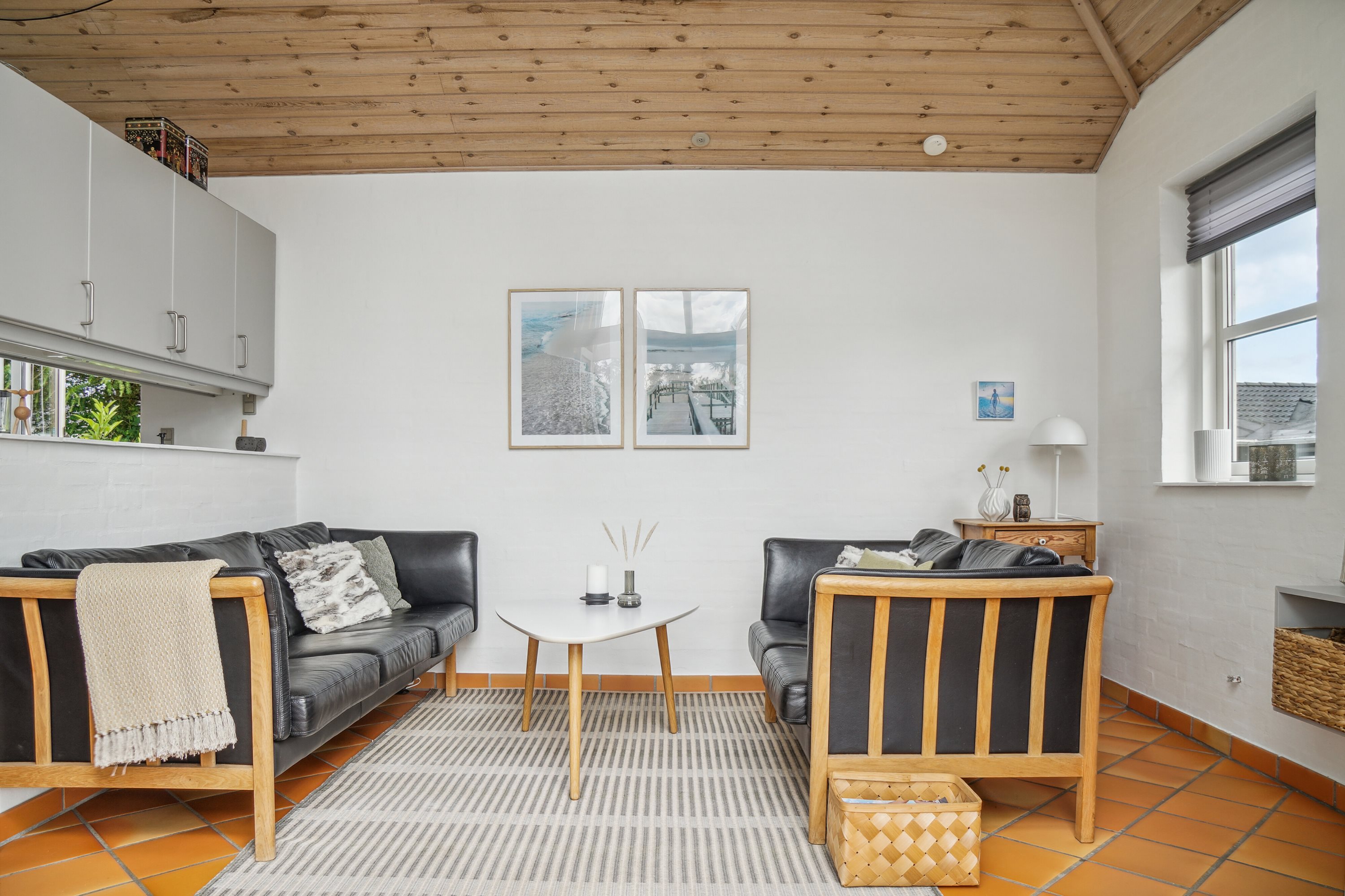 Fremhævet stue billede i fuldskærmstilstand. Billede af Skovduevej 183, Saksild Str, 8300 Odder