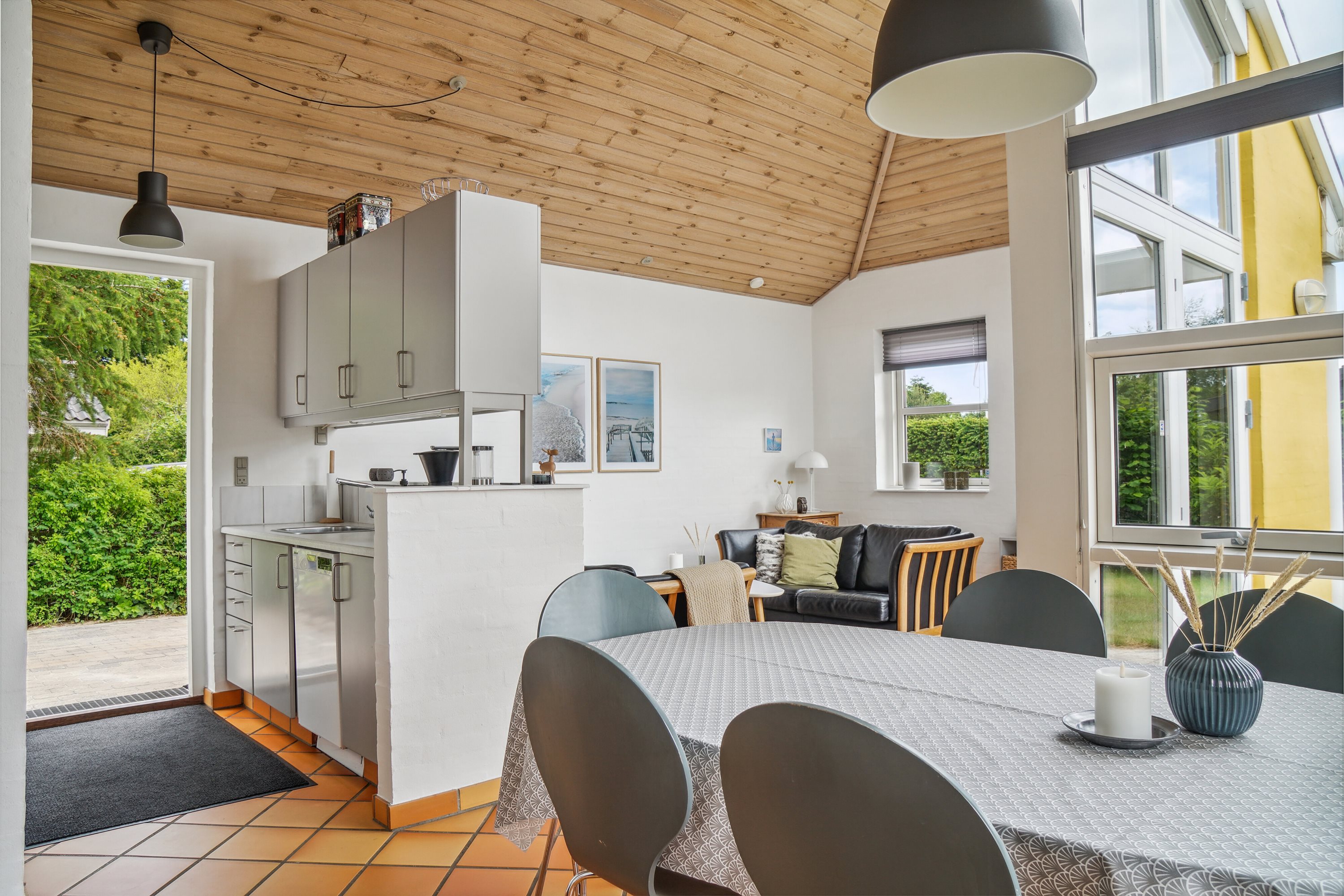 Fremhævet spisestue billede i fuldskærmstilstand. Billede af Skovduevej 183, Saksild Str, 8300 Odder