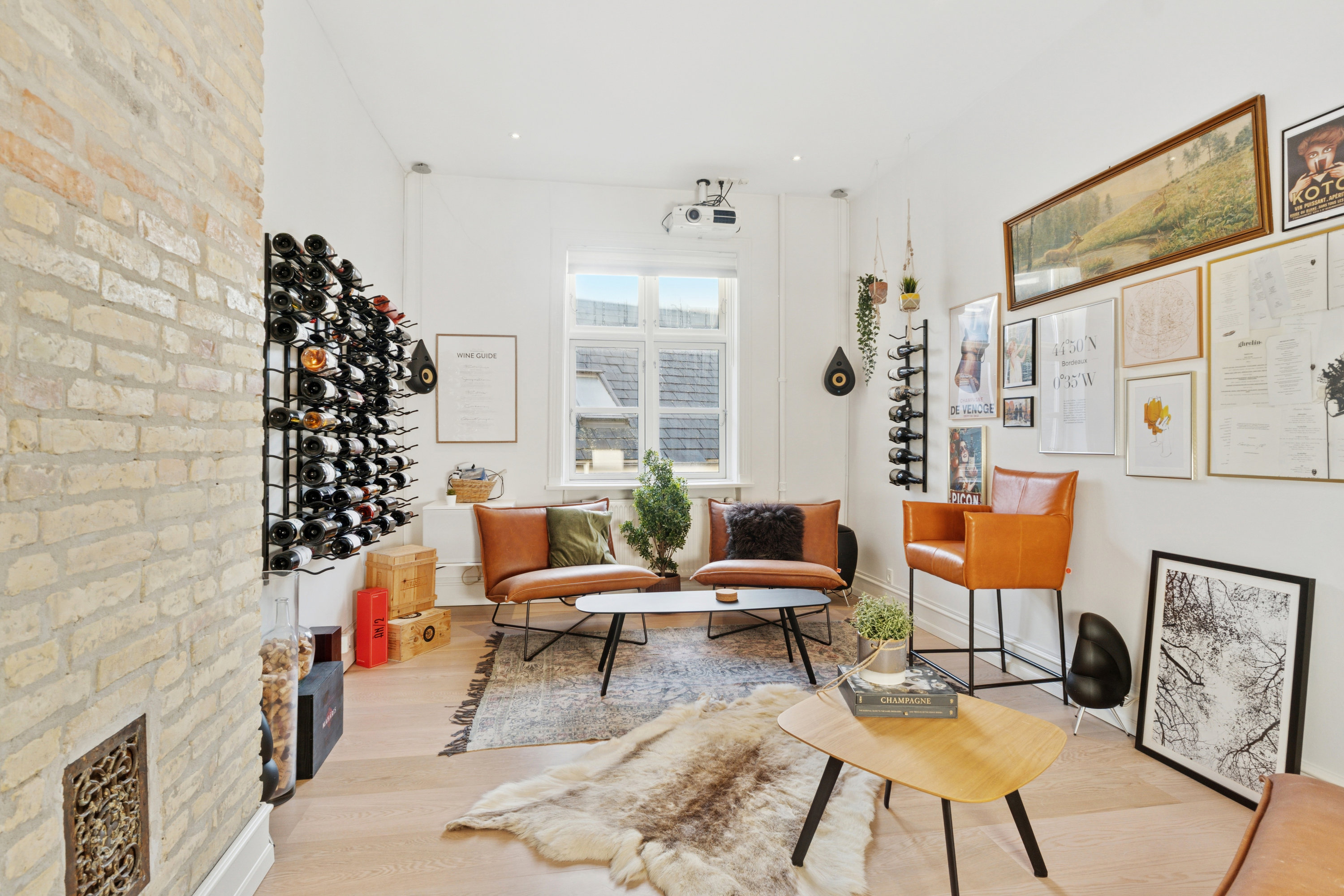 Fremhævet stue billede i fuldskærmstilstand. Billede af Nytorv 13B, 2., 9000 Aalborg