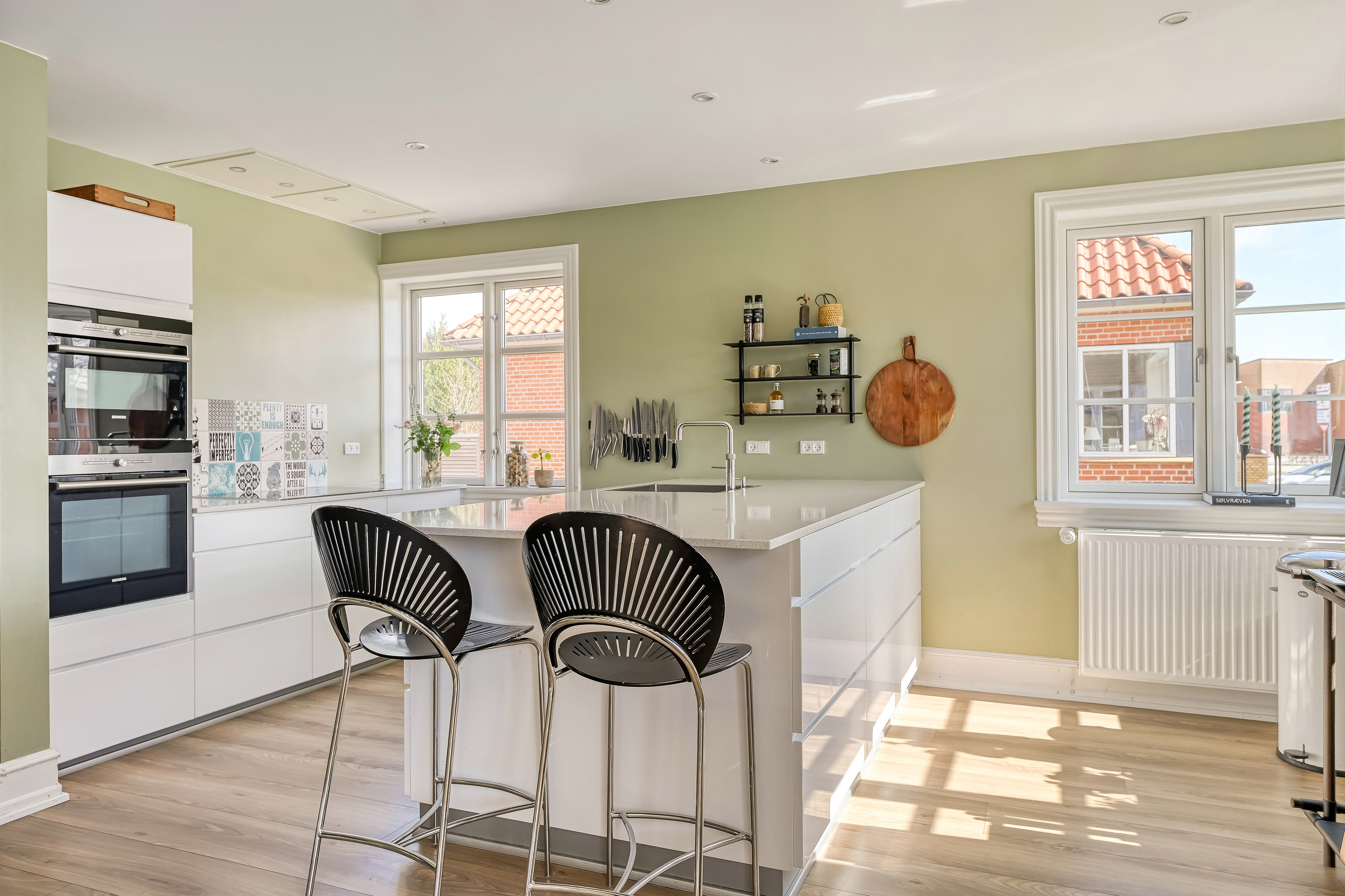 Fremhævet køkken billede i fuldskærmstilstand. Billede af Søndervinge 3, 6700 Esbjerg