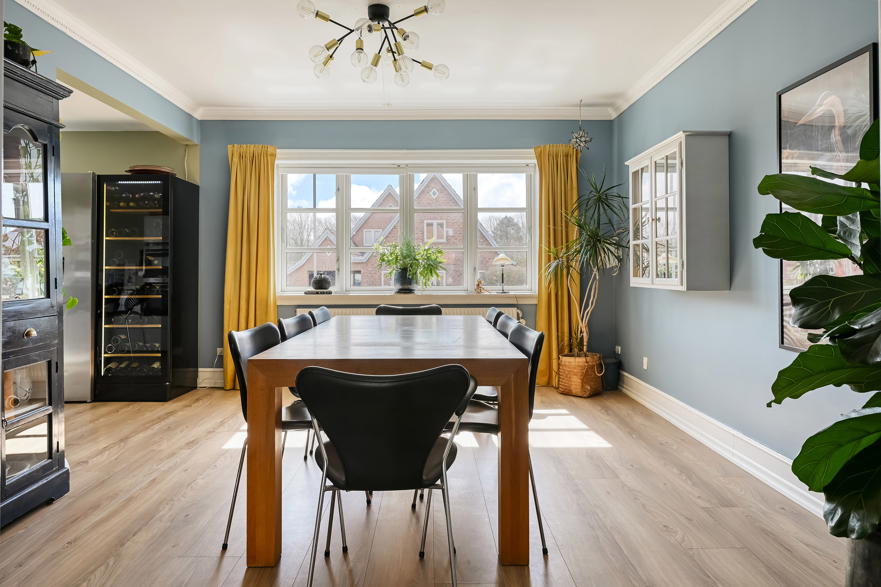 Fremhævet stue billede i fuldskærmstilstand. Billede af Søndervinge 3, 6700 Esbjerg