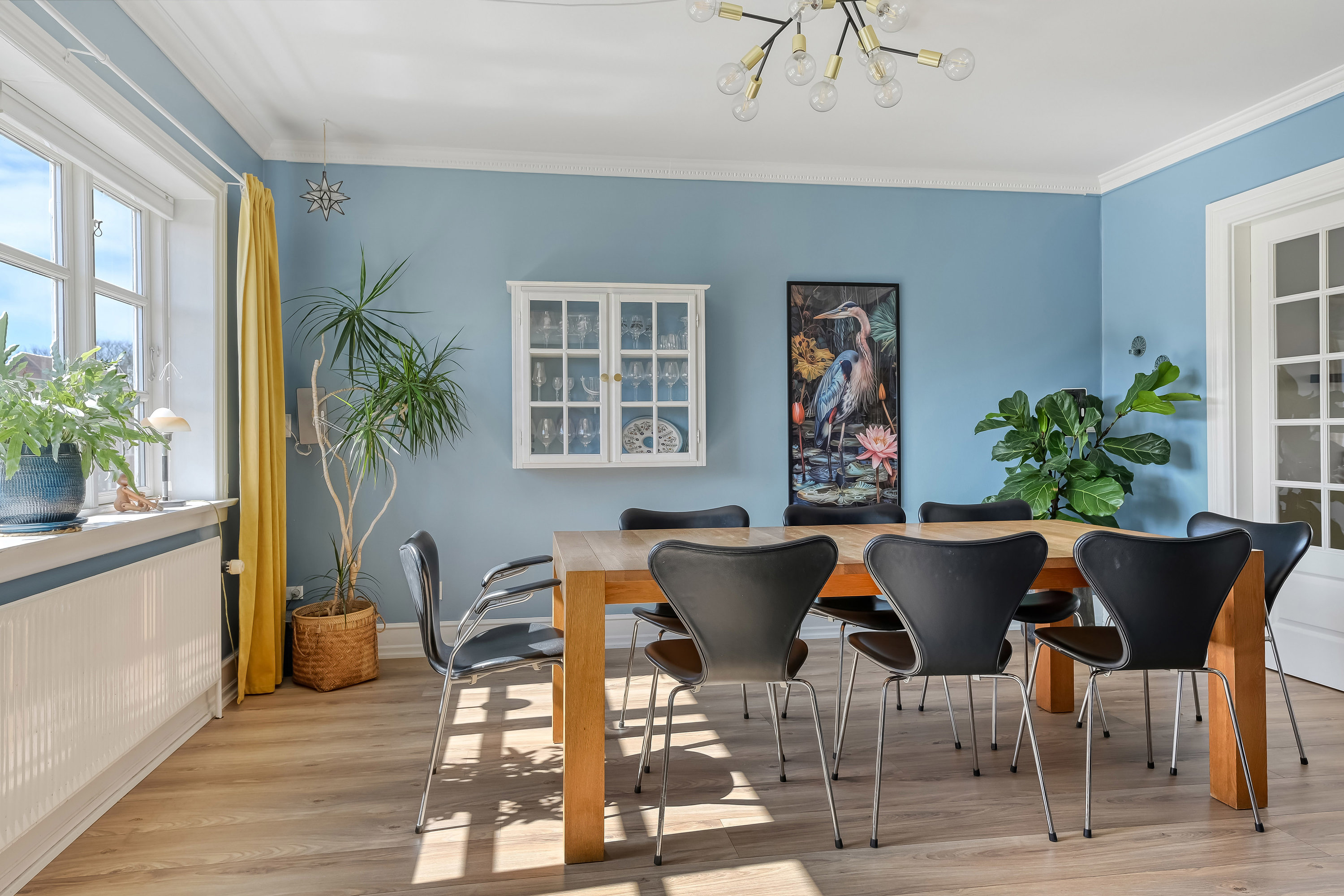 Fremhævet stue billede i fuldskærmstilstand. Billede af Søndervinge 3, 6700 Esbjerg