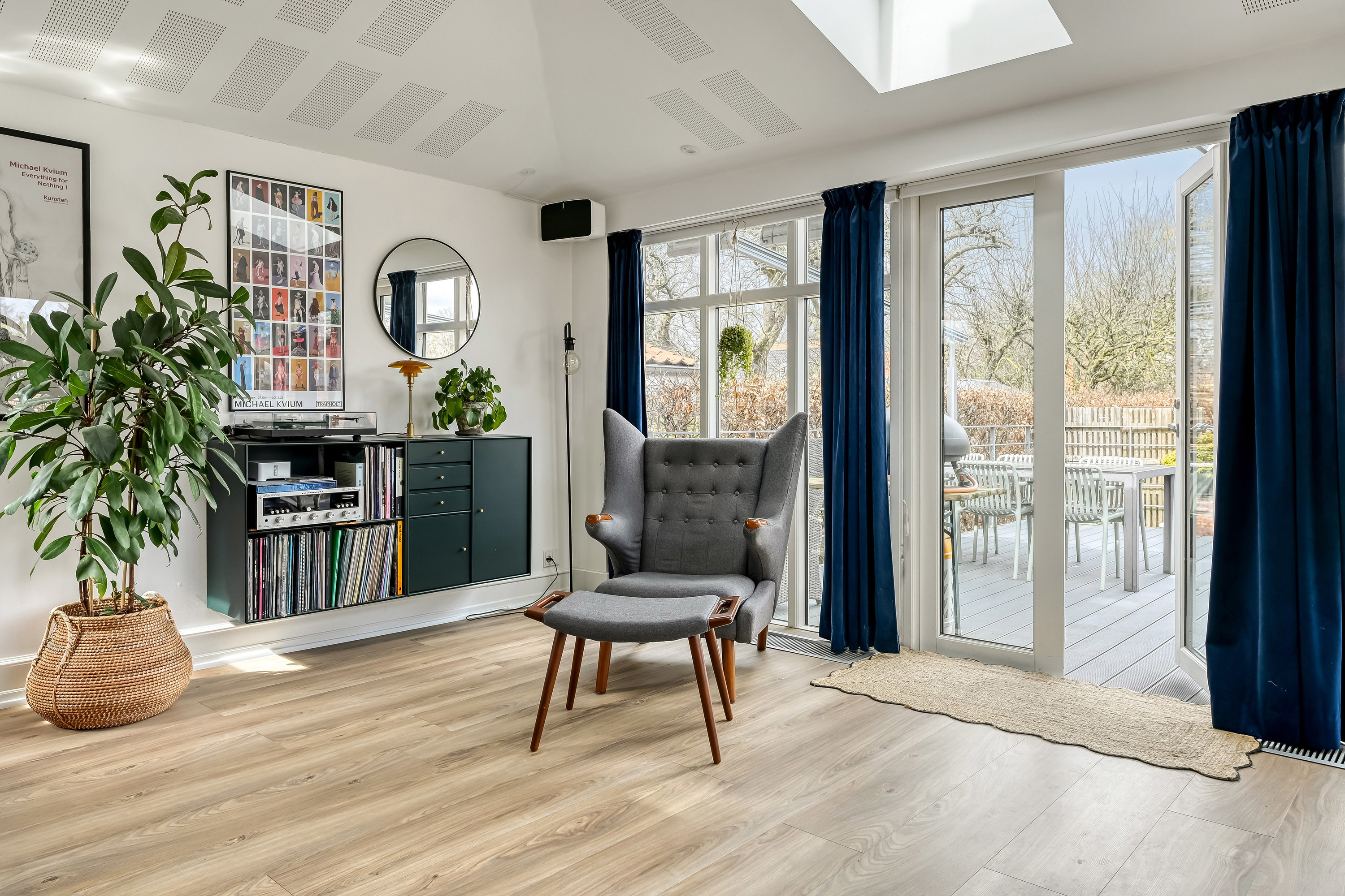 Fremhævet stue billede i fuldskærmstilstand. Billede af Søndervinge 3, 6700 Esbjerg