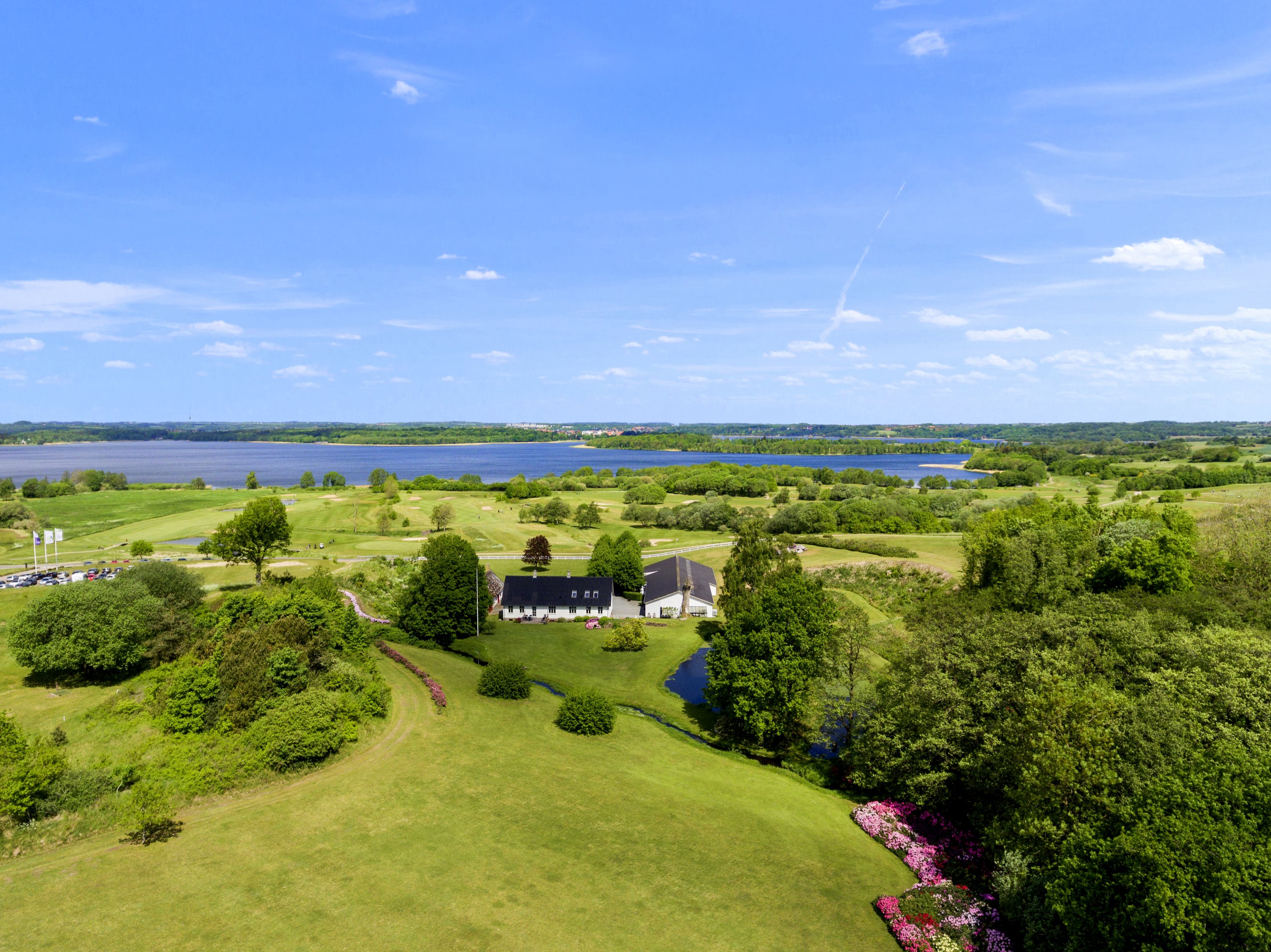 Fremhævet luftfoto billede i fuldskærmstilstand. Billede af Hylke Møllevej 4, 8660 Skanderborg