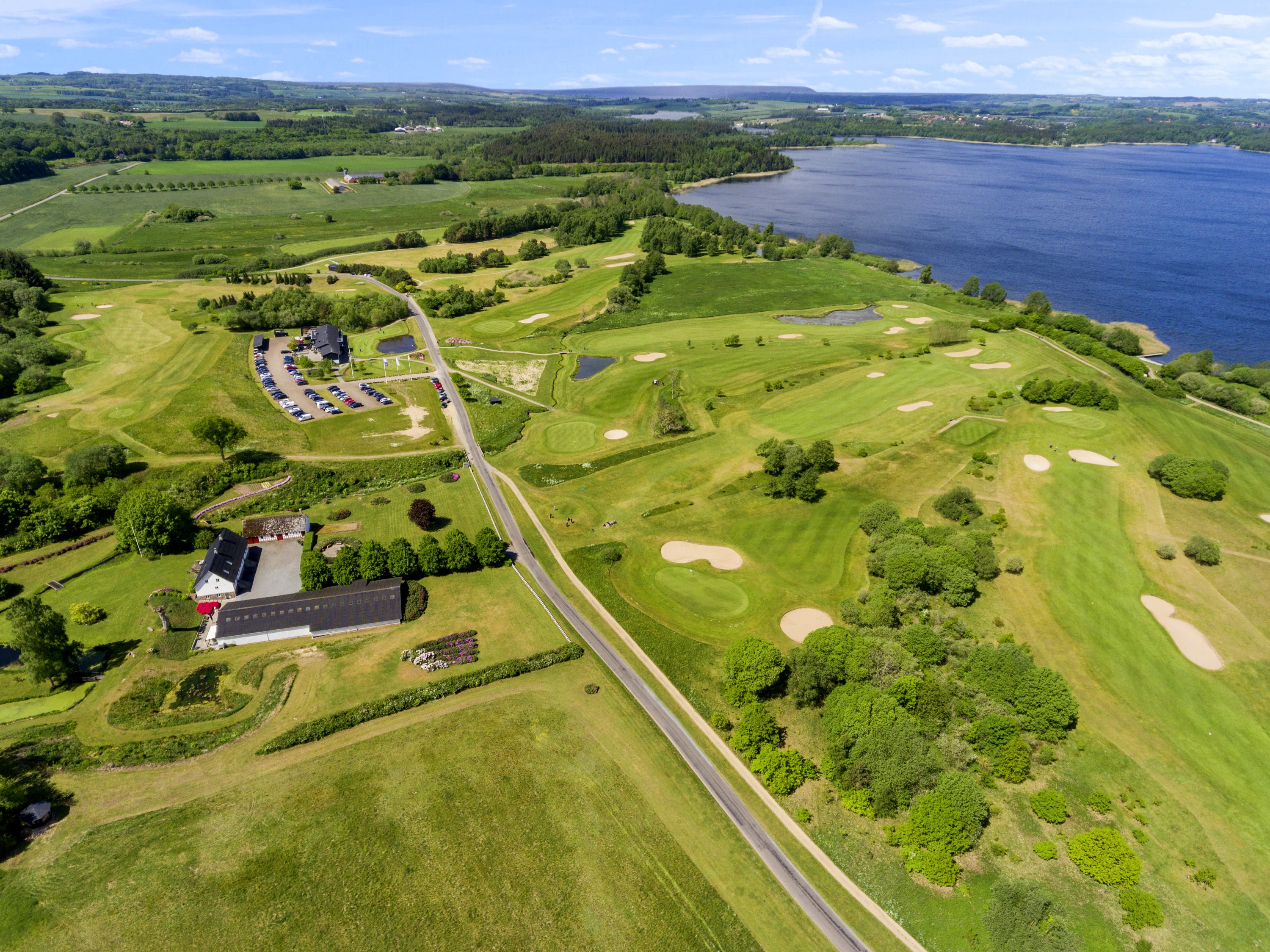 Fremhævet luftfoto billede i fuldskærmstilstand. Billede af Hylke Møllevej 4, 8660 Skanderborg