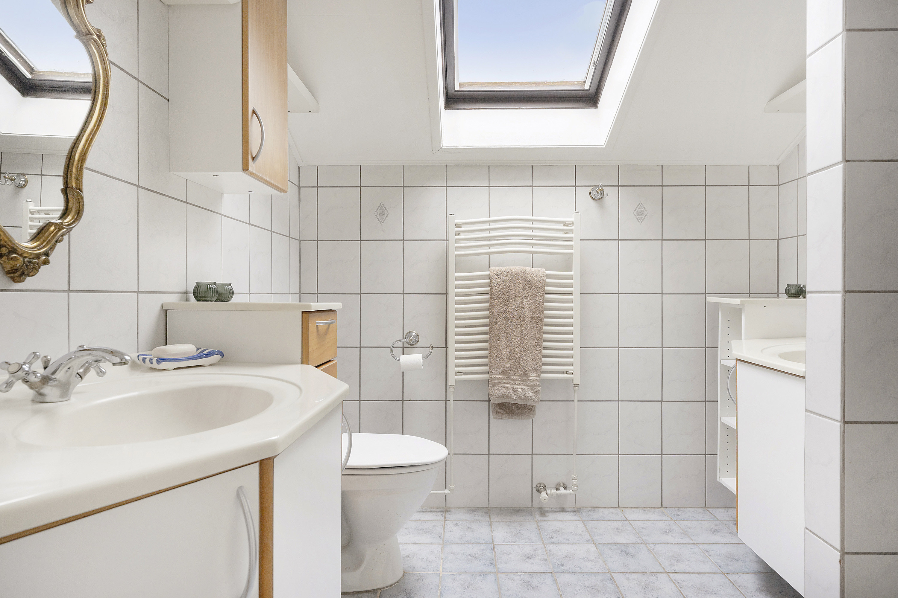 Fremhævet toilet billede i fuldskærmstilstand. Billede af P W Tegners Vej 31, 3070 Snekkersten