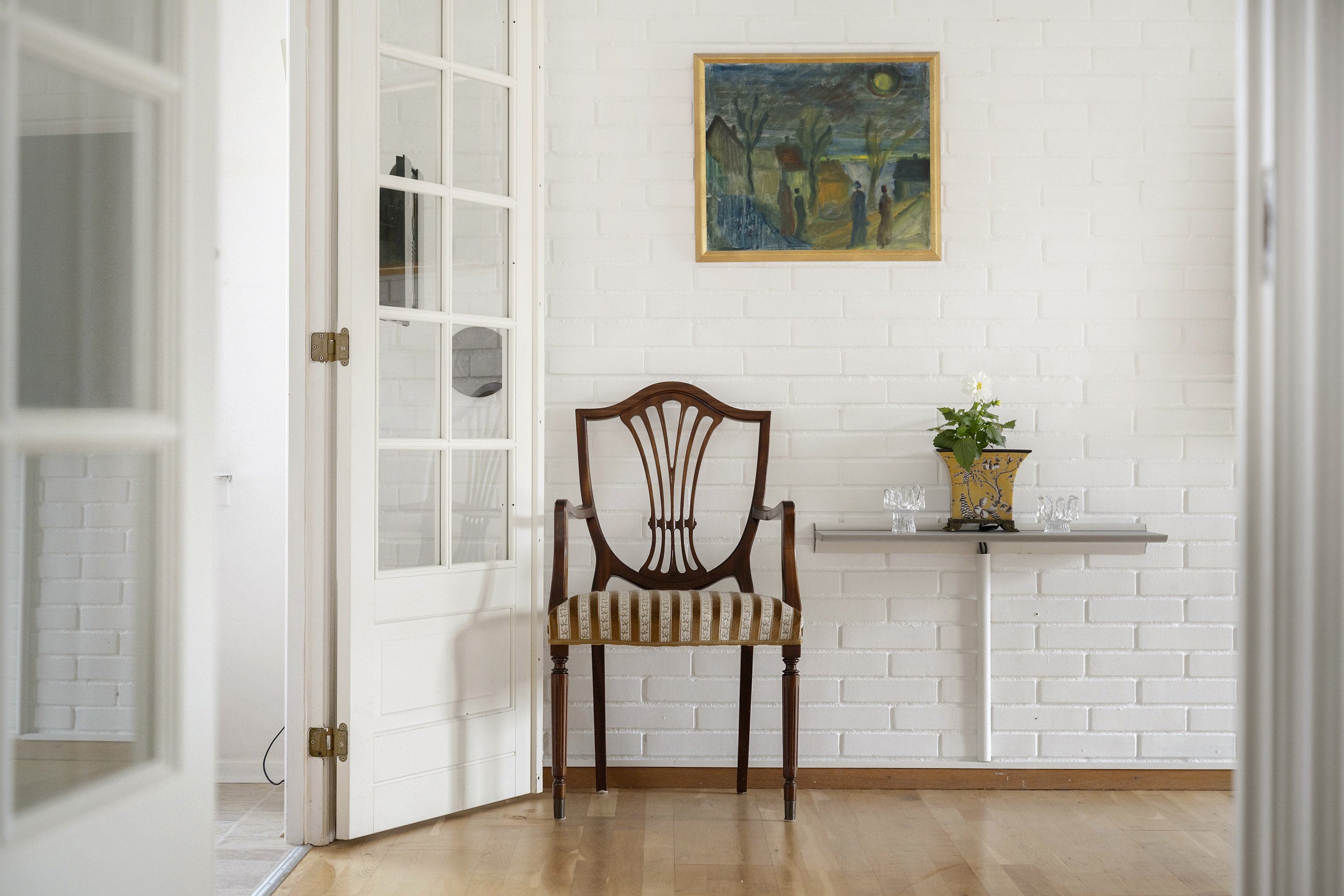 Fremhævet entré billede i fuldskærmstilstand. Billede af P W Tegners Vej 31, 3070 Snekkersten