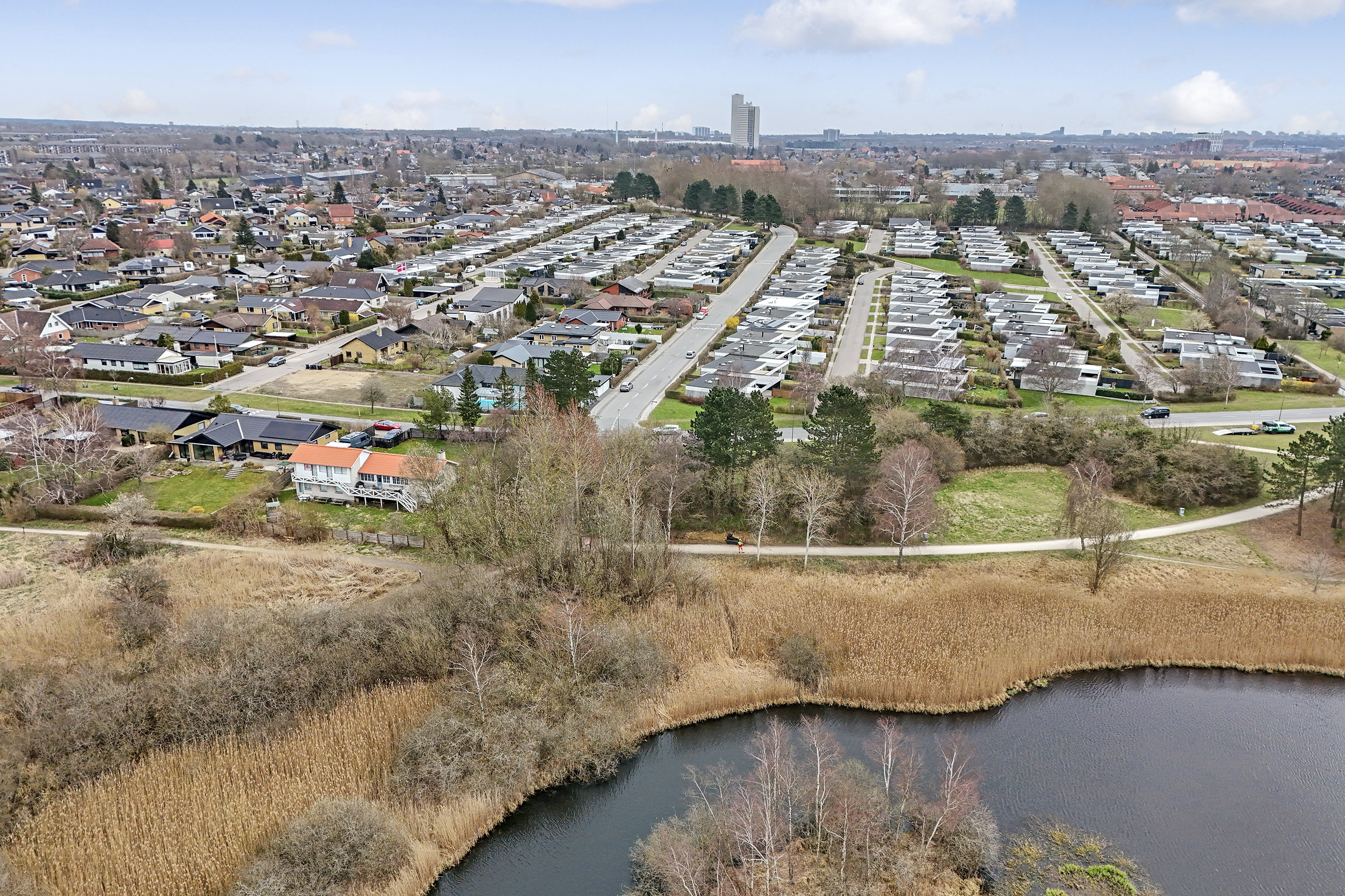 Fremhævet luftfoto billede i fuldskærmstilstand. Billede af Rørløkken 85, 2730 Herlev