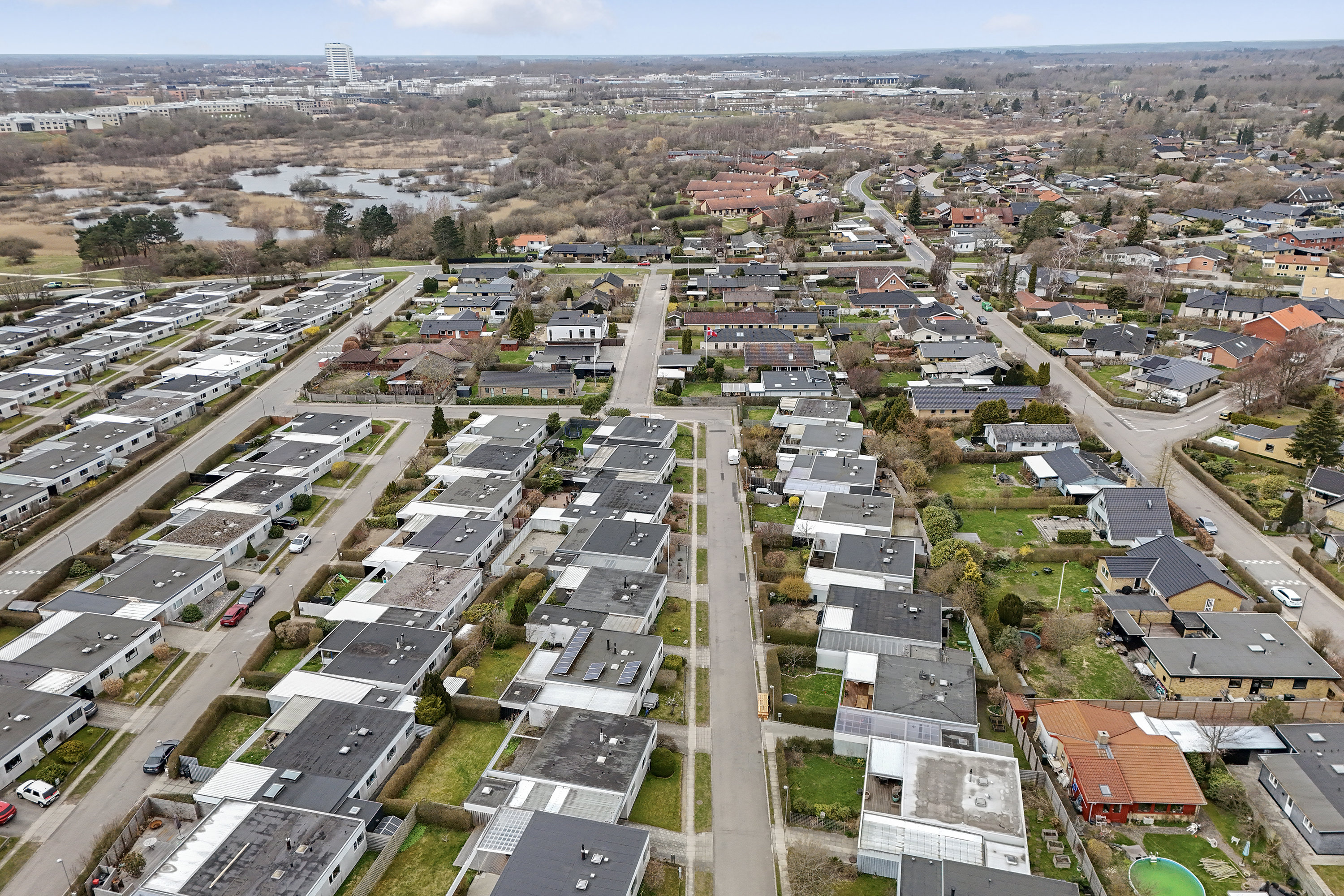 Fremhævet luftfoto billede i fuldskærmstilstand. Billede af Rørløkken 85, 2730 Herlev