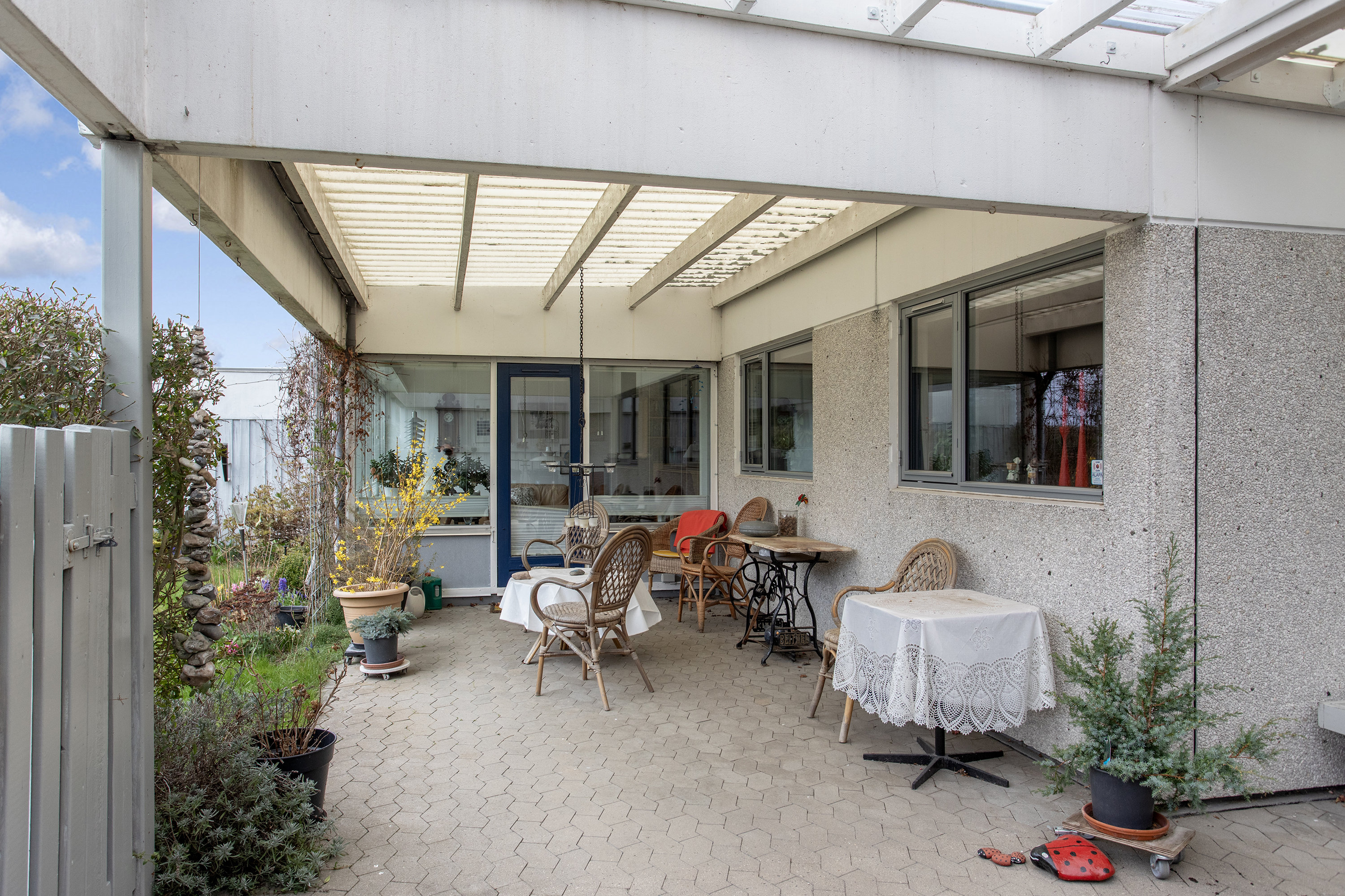 Fremhævet overdækket terrasse billede i fuldskærmstilstand. Billede af Rørløkken 85, 2730 Herlev