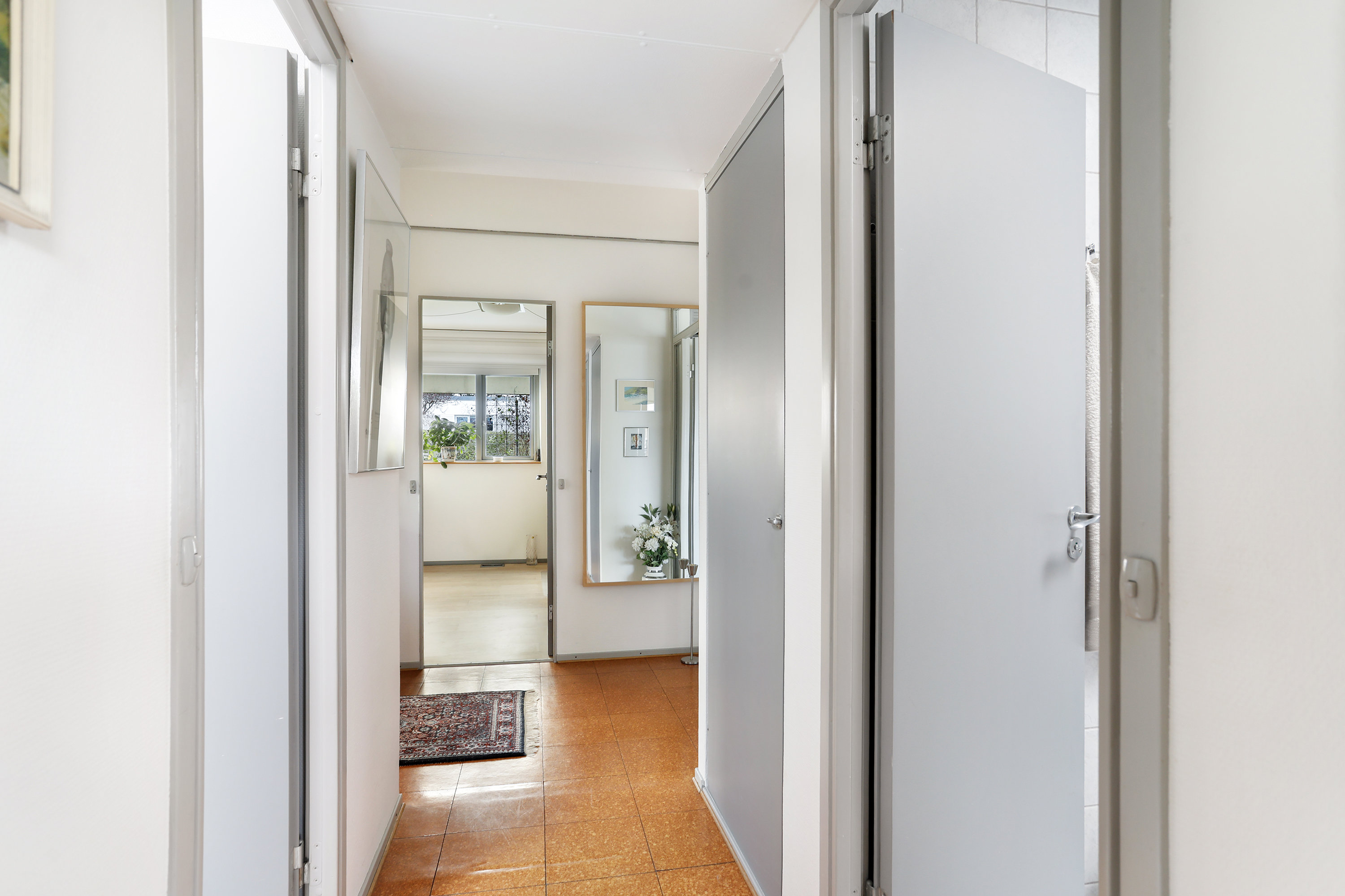 Fremhævet gang billede i fuldskærmstilstand. Billede af Rørløkken 85, 2730 Herlev